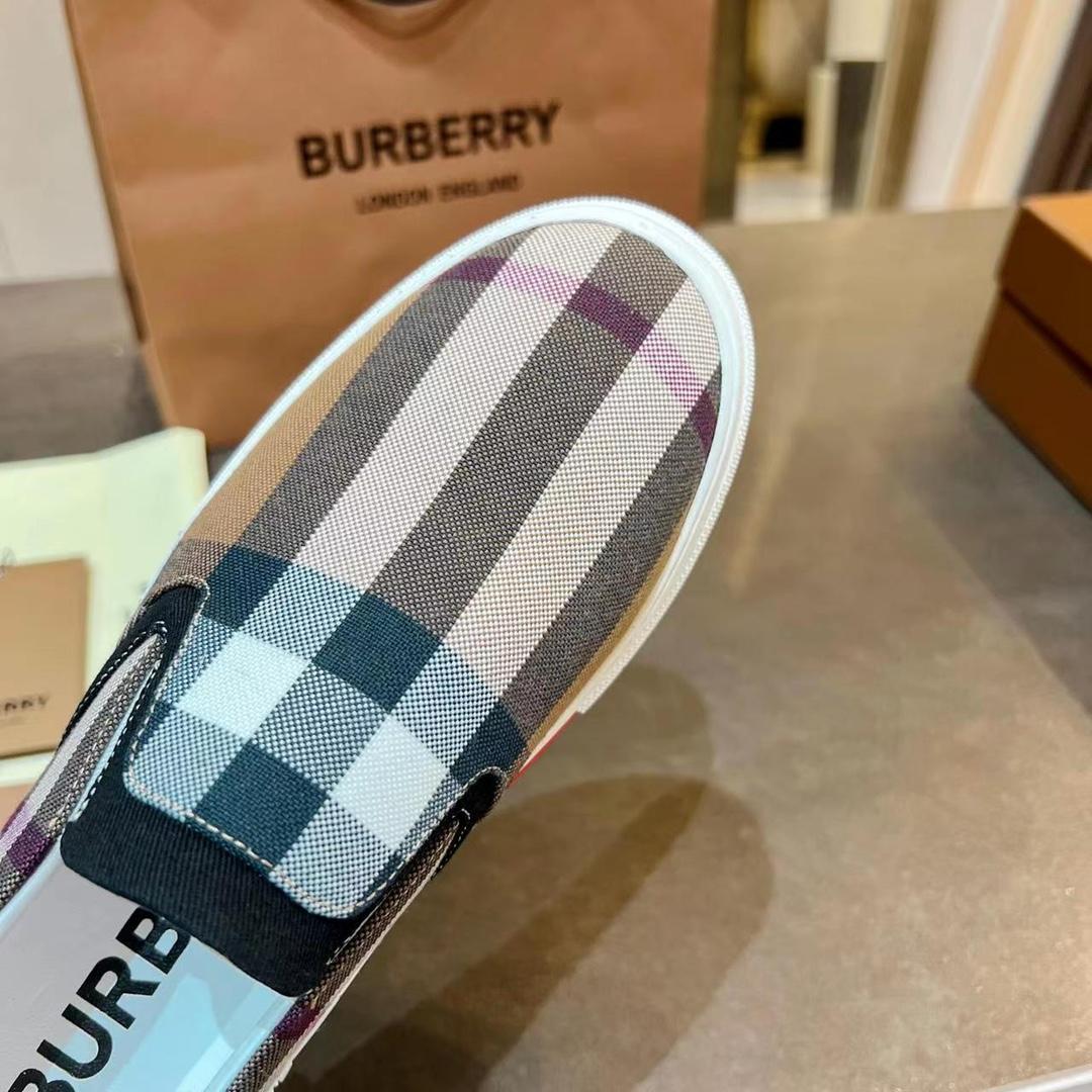 Burberry Slip On Sneakers - EUR FASHION