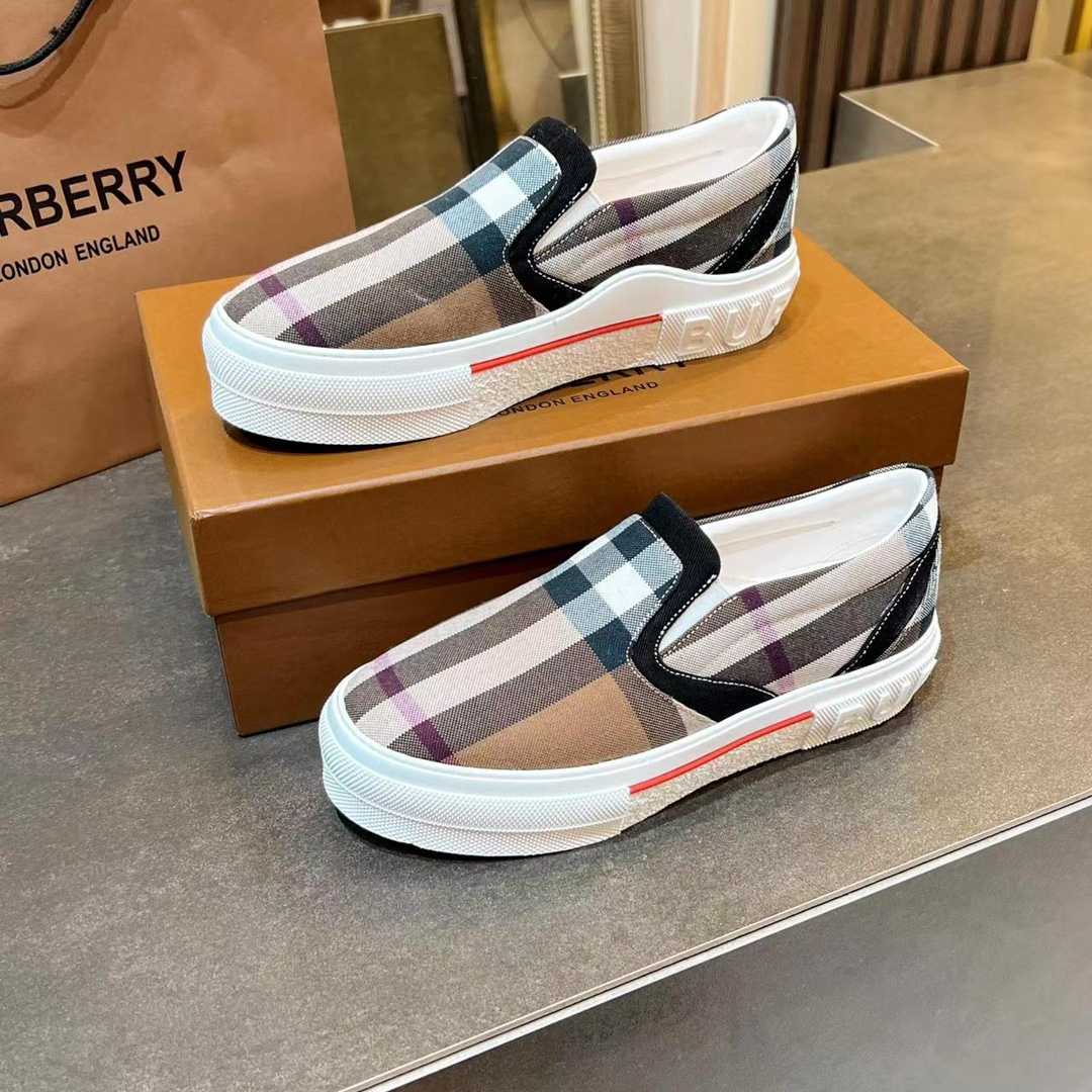 Burberry Slip On Sneakers - EUR FASHION