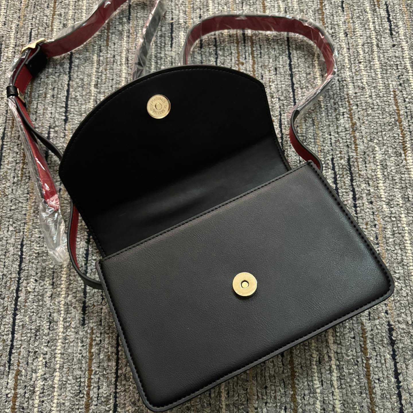Christian Louboutin Crossbody Bag  (20-14-6.5cm) - EUR FASHION