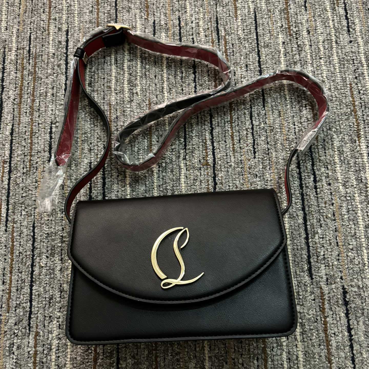Christian Louboutin Crossbody Bag  (20-14-6.5cm) - EUR FASHION