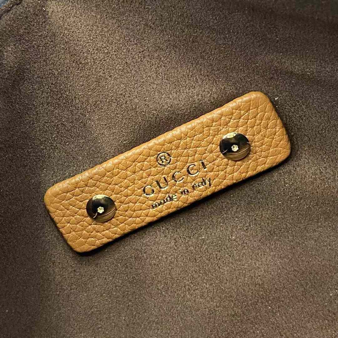Gucci Softbit Medium Top Handle Bag - EUR FASHION