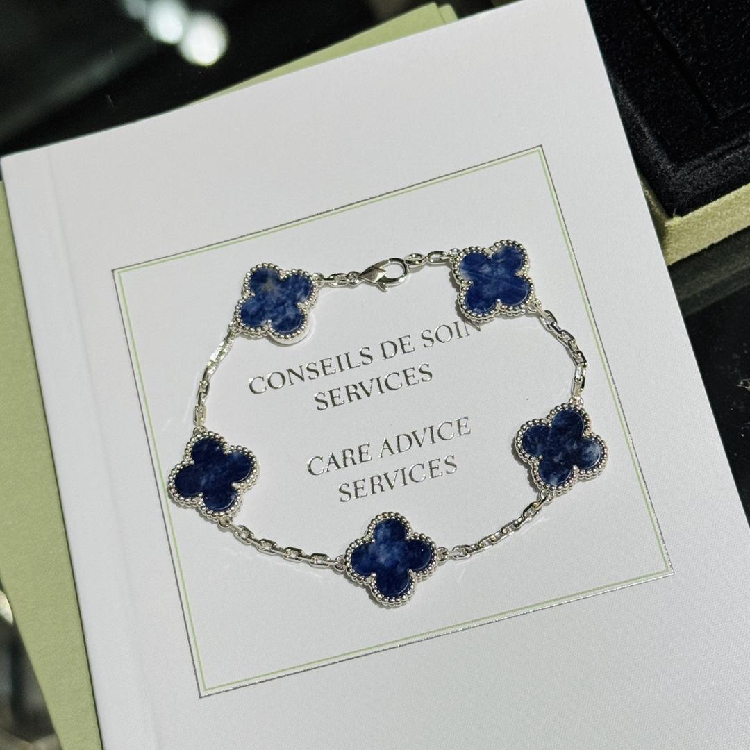 Van Cleef & Arpels Bracelet - EUR FASHION