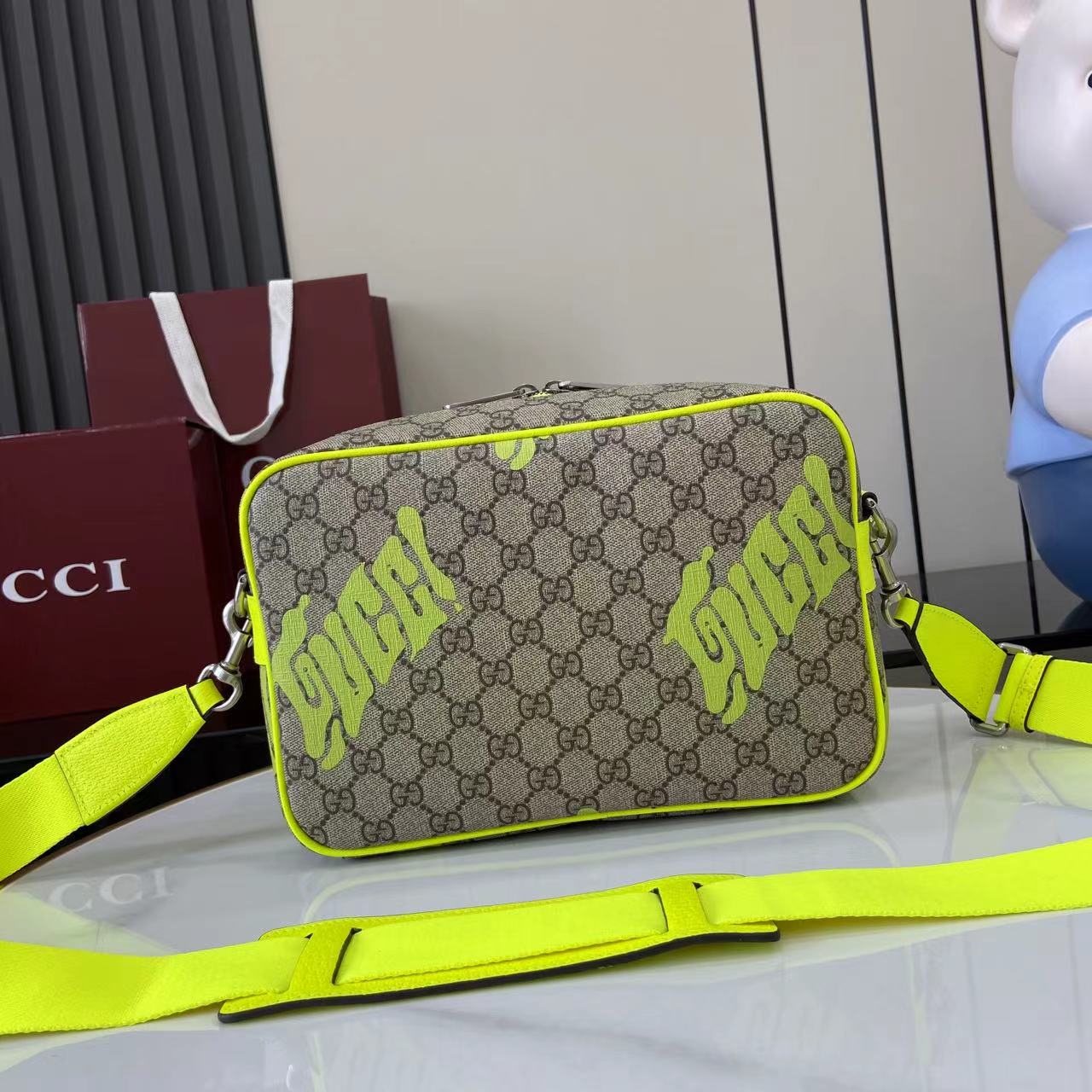 Gucci Medium Crossbody Bag With Print - EUR FASHION