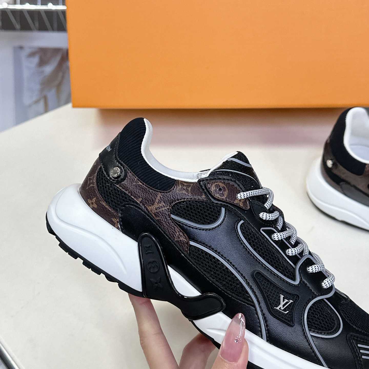 Louis Vuitton LV Olympia Sneaker   1AHOFD - EUR FASHION
