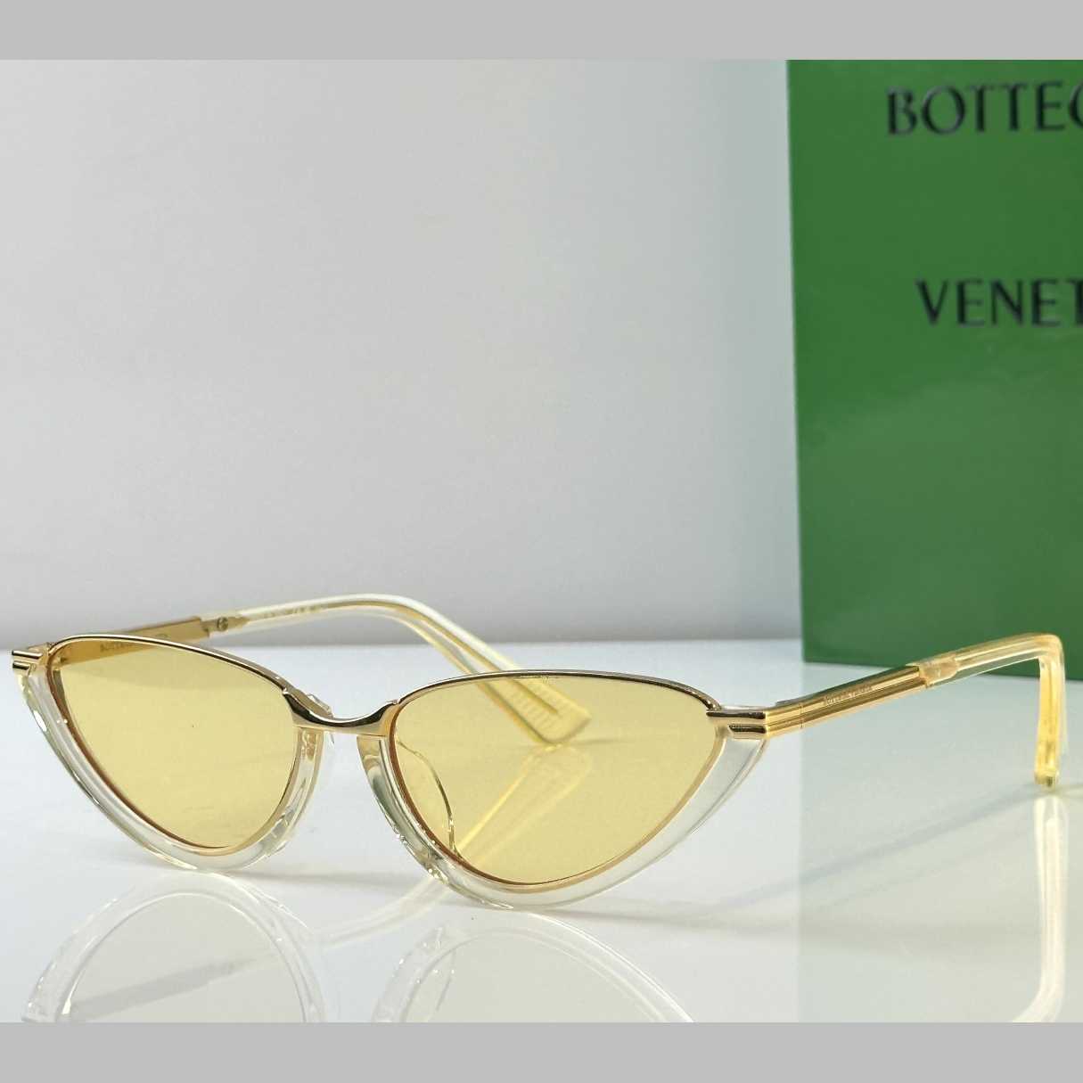 Bottega Veneta Classic Cat Eye Sunglasses   BV1346S - EUR FASHION