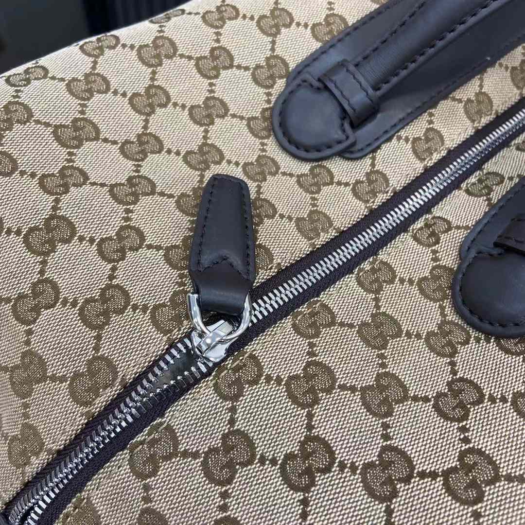 Gucci GG Canvas Medium Duffle Bag - EUR FASHION
