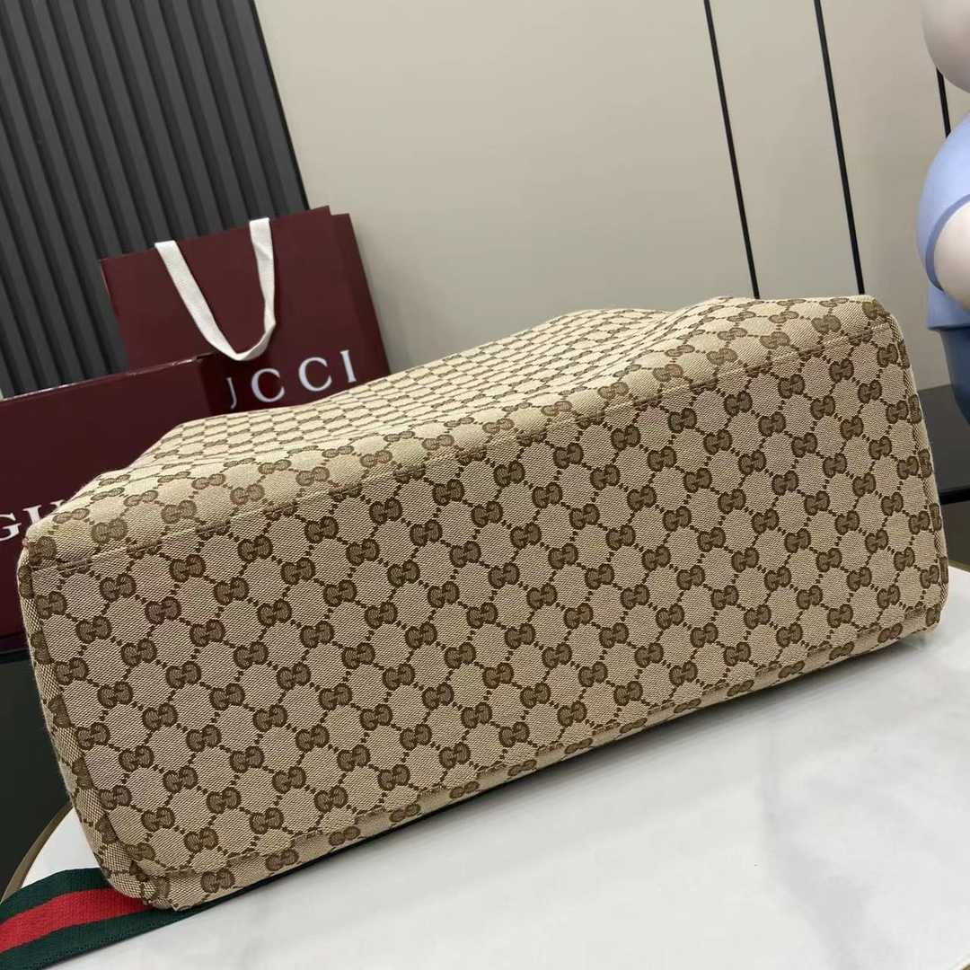 Gucci GG Canvas Medium Duffle Bag - EUR FASHION
