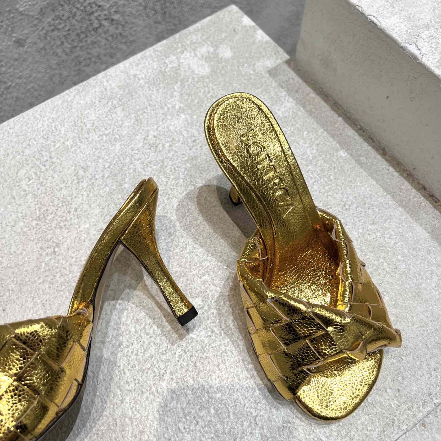 Bottega Veneta Blink Mule   - EUR FASHION