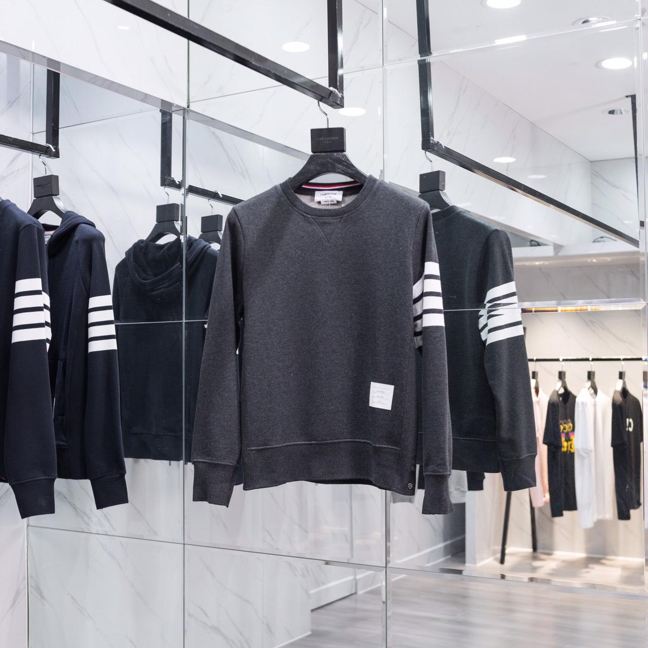 Thom Browne Stripe Sleeve Sweatshirt    TB22 - EUR FASHION