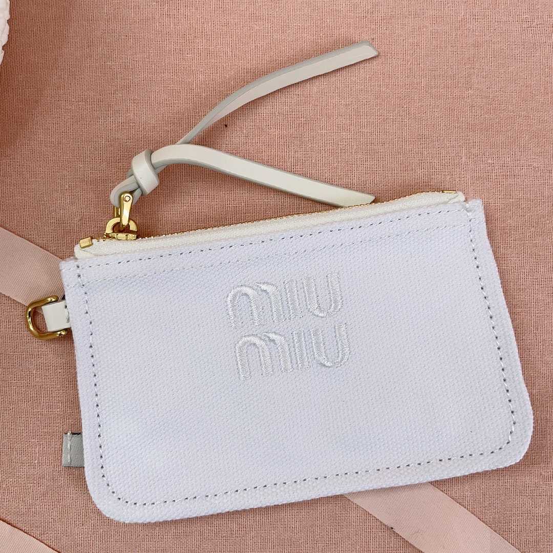 Miu Miu Wander Crochet-knit Shoulder Bag - EUR FASHION