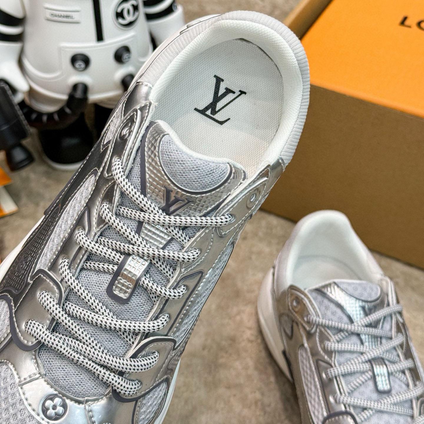 Louis Vuitton LV Olympia Sneaker   1AHOI1 - EUR FASHION
