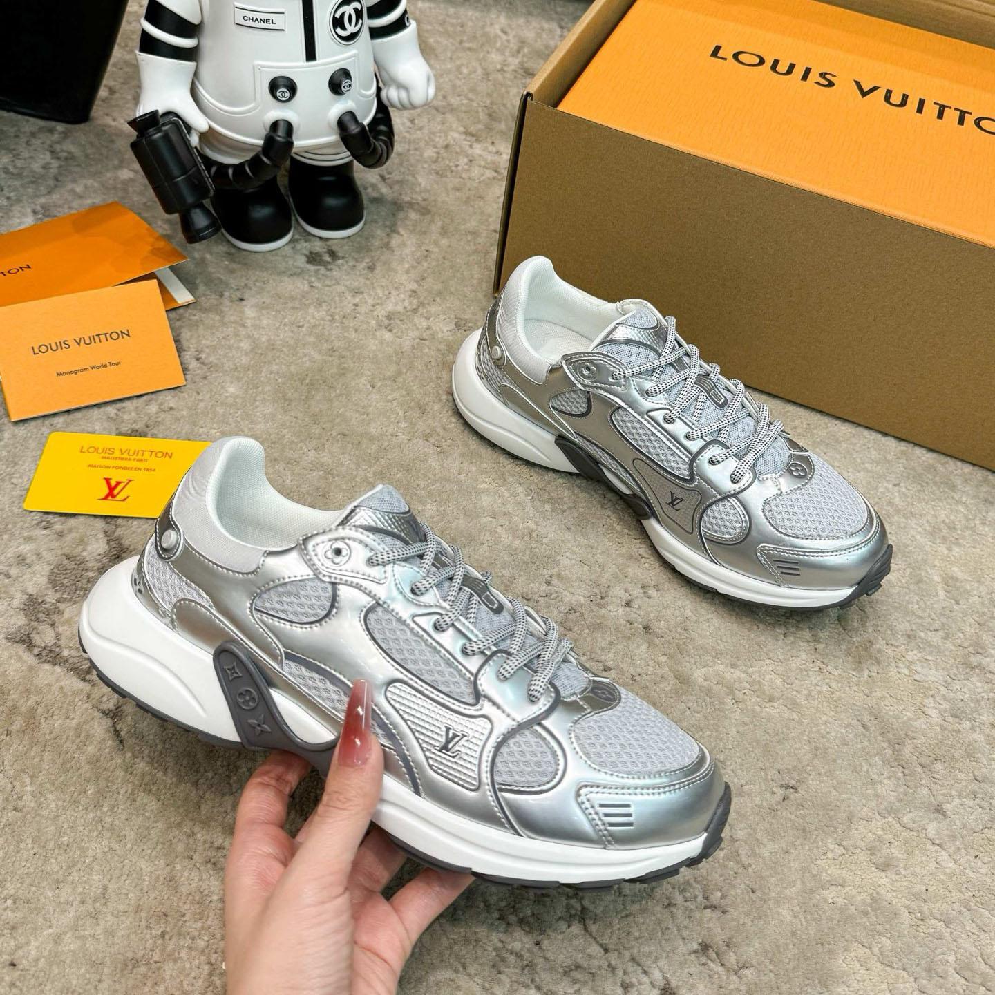 Louis Vuitton LV Olympia Sneaker   1AHOI1 - EUR FASHION