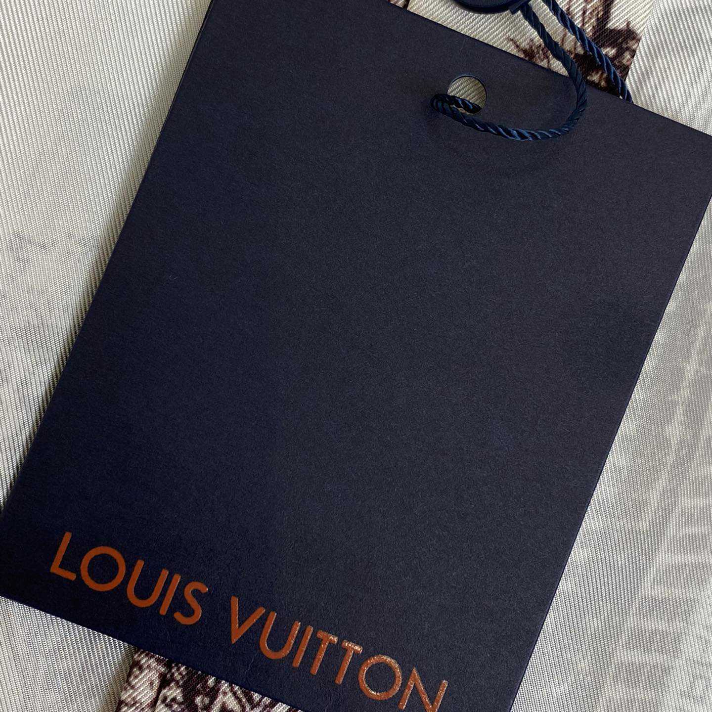 Louis Vuitton Long-Sleeved Silk Shirt    1AGJN4 - EUR FASHION