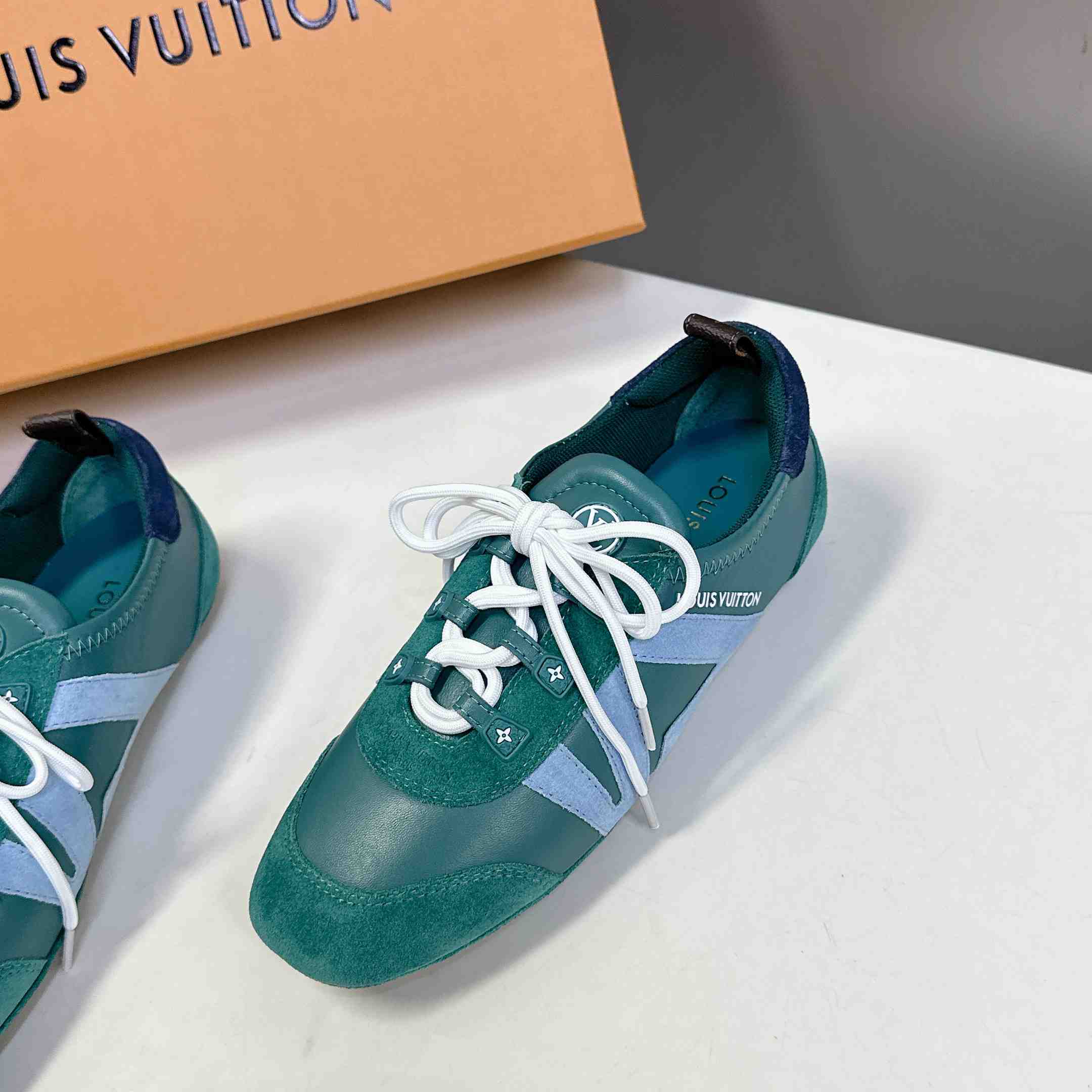Louis Vuitton LV Sneakerina   1AHNE2 - EUR FASHION