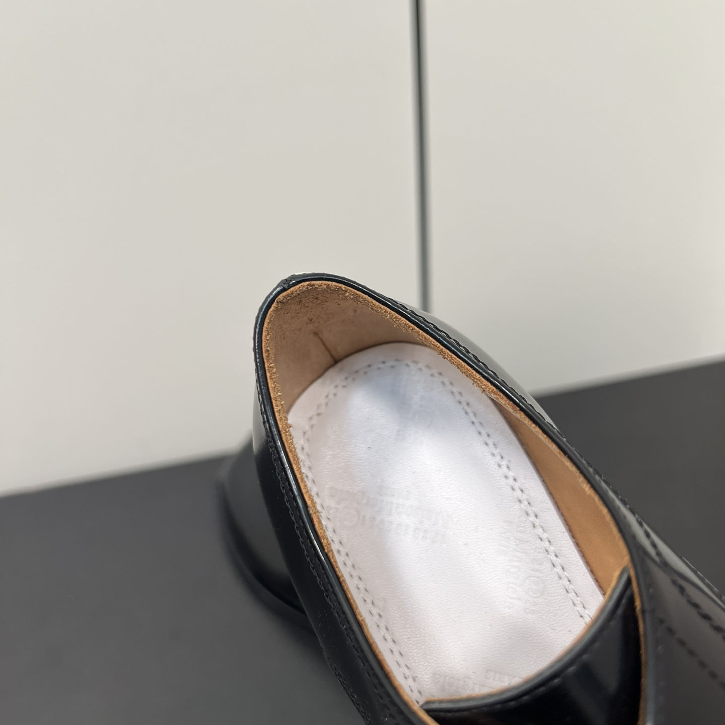 Maison Margiela Tabi Leather Loafers - EUR FASHION