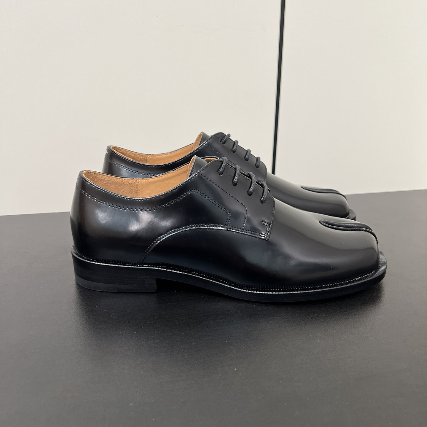 Maison Margiela Tabi Leather Loafers - EUR FASHION