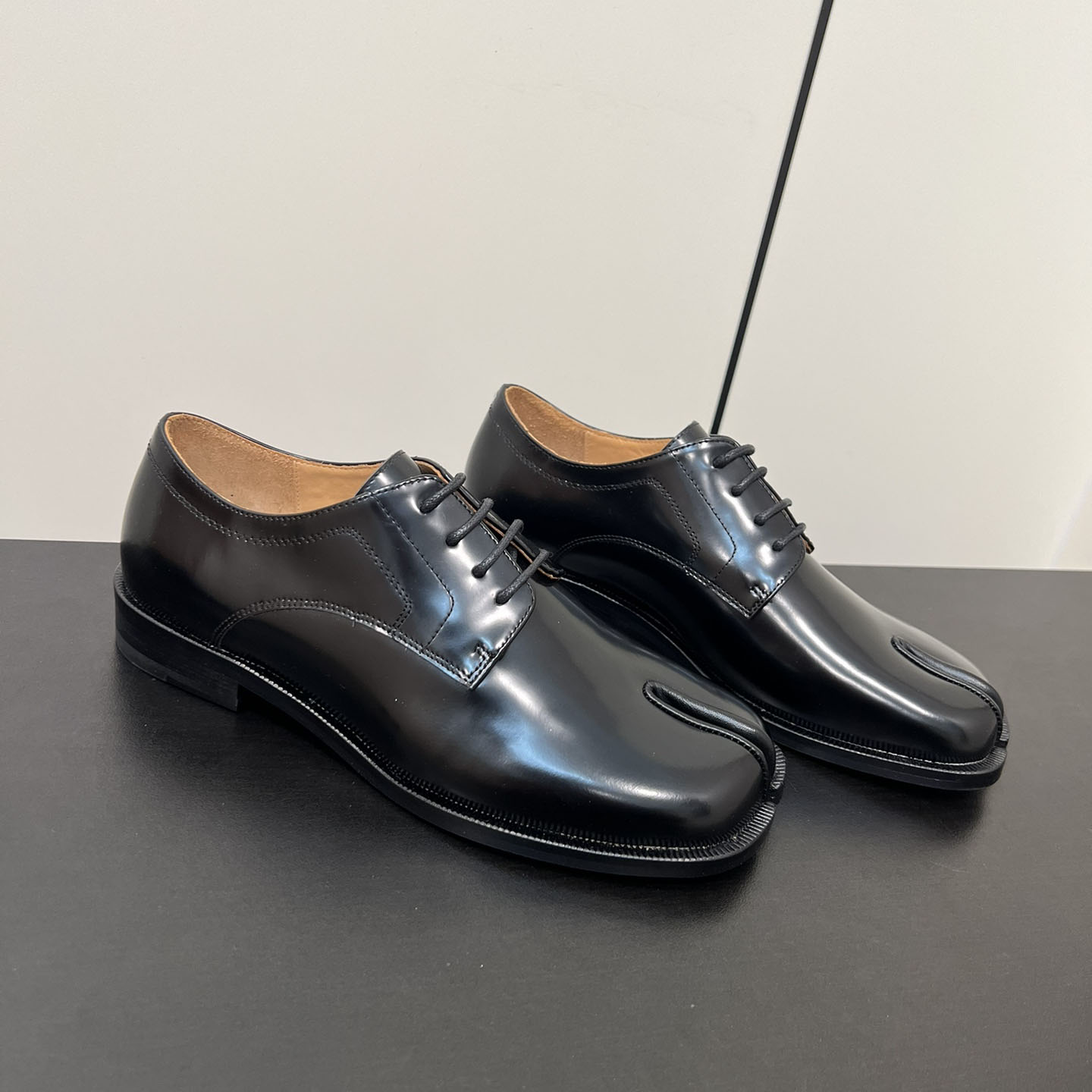 Maison Margiela Tabi Leather Loafers - EUR FASHION
