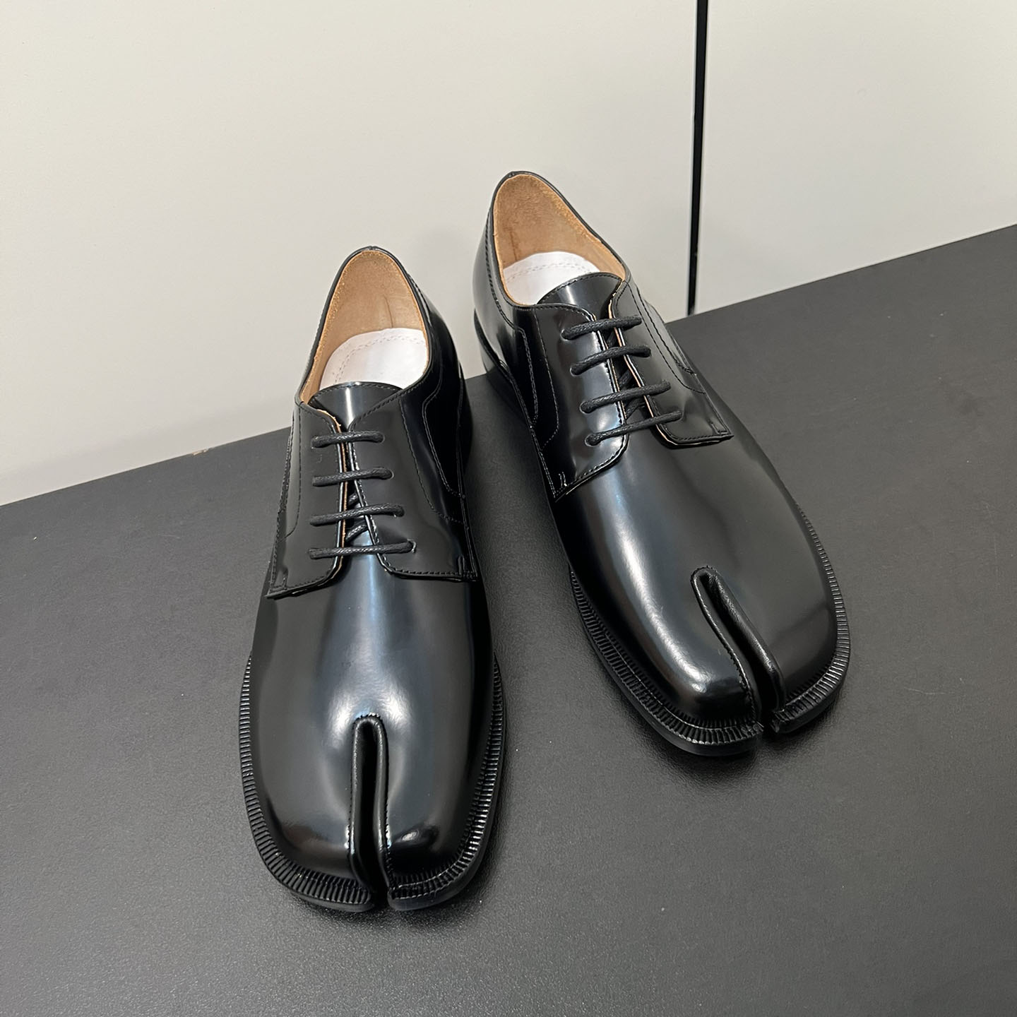 Maison Margiela Tabi Leather Loafers - EUR FASHION