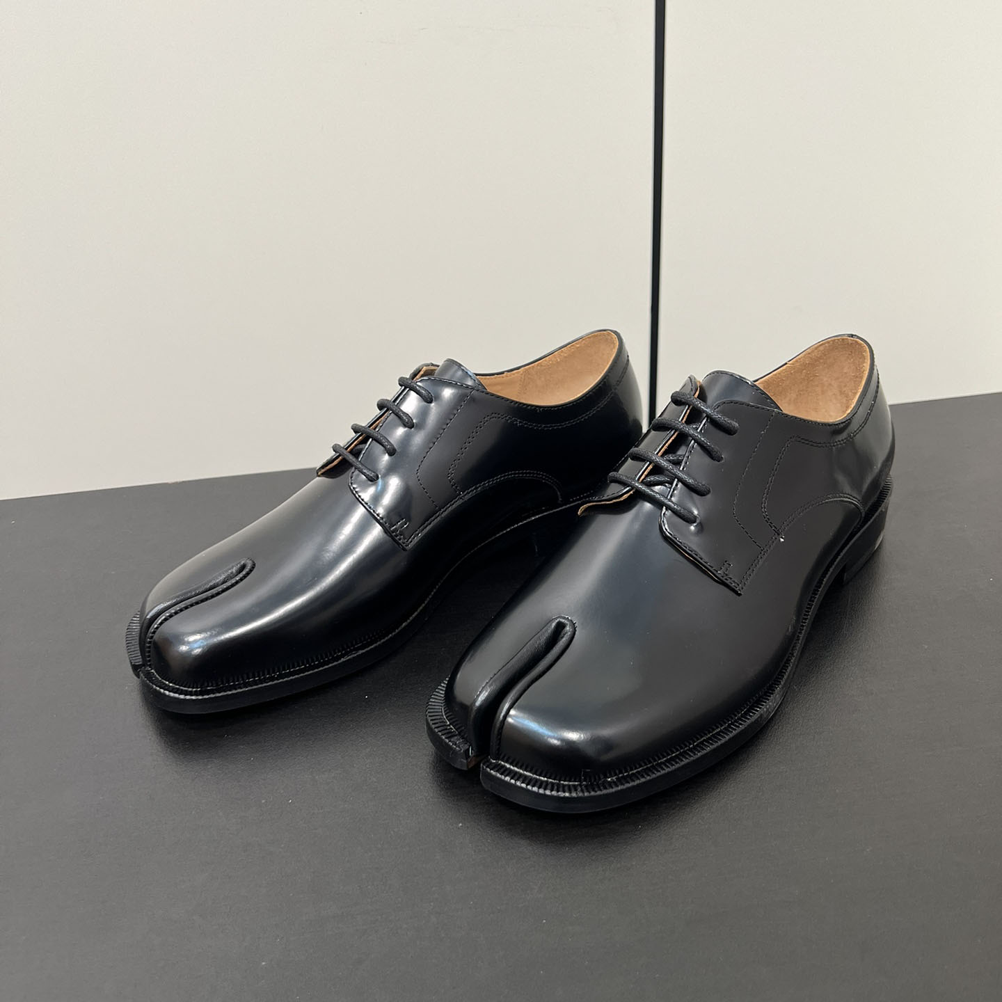 Maison Margiela Tabi Leather Loafers - EUR FASHION