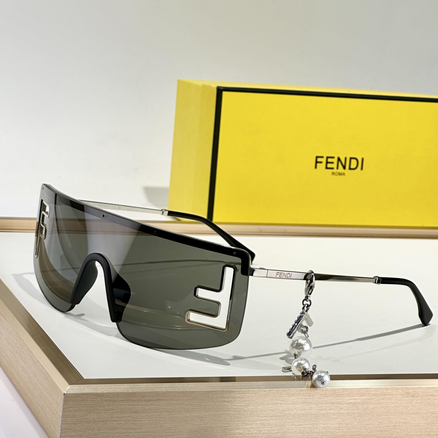 Fendi FF Squared Ruthenium-colored metal sunglasses   FE40168U - EUR FASHION