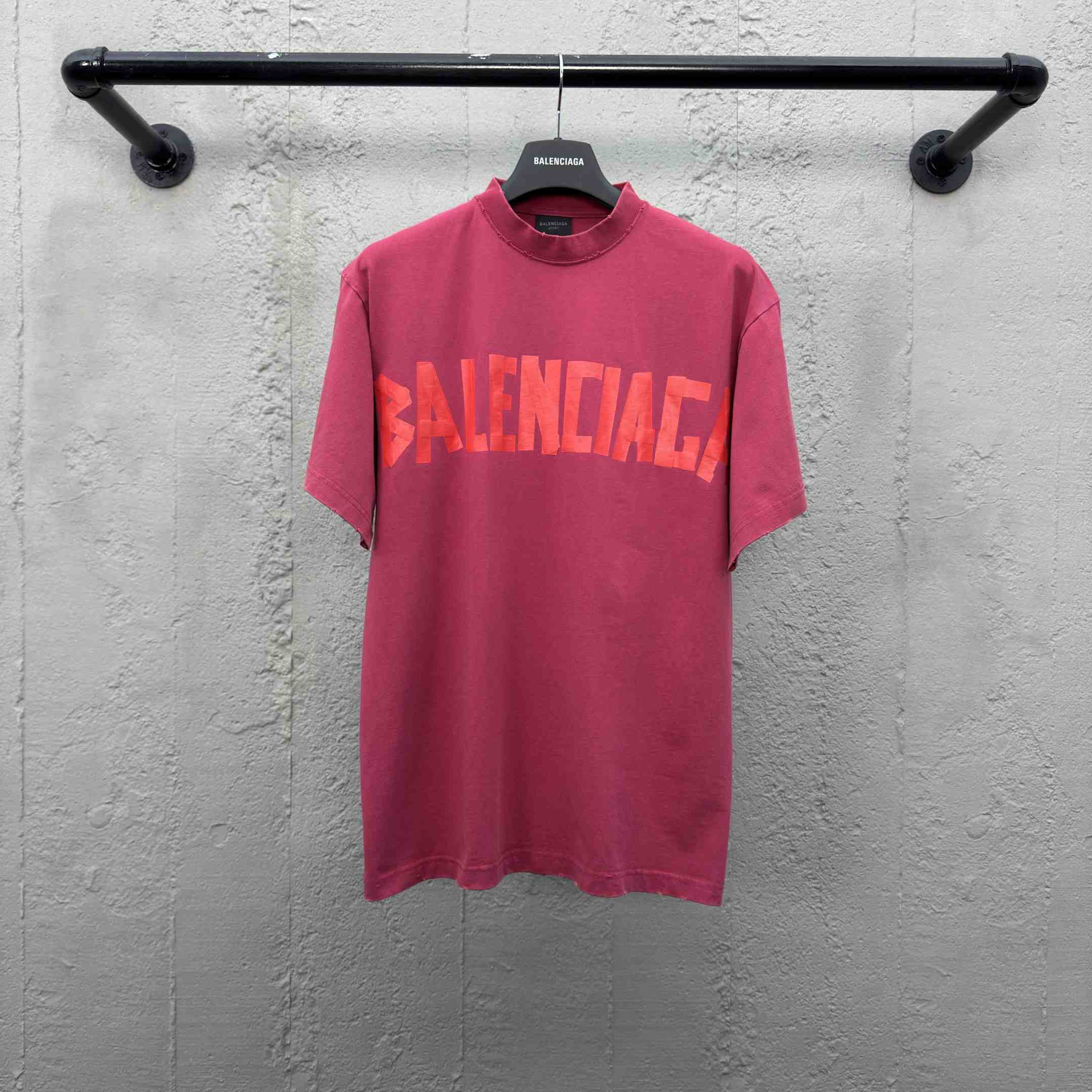Balenciaga Tape Type T-Shirt Medium Fit In raspberry Dry Jersey - EUR FASHION