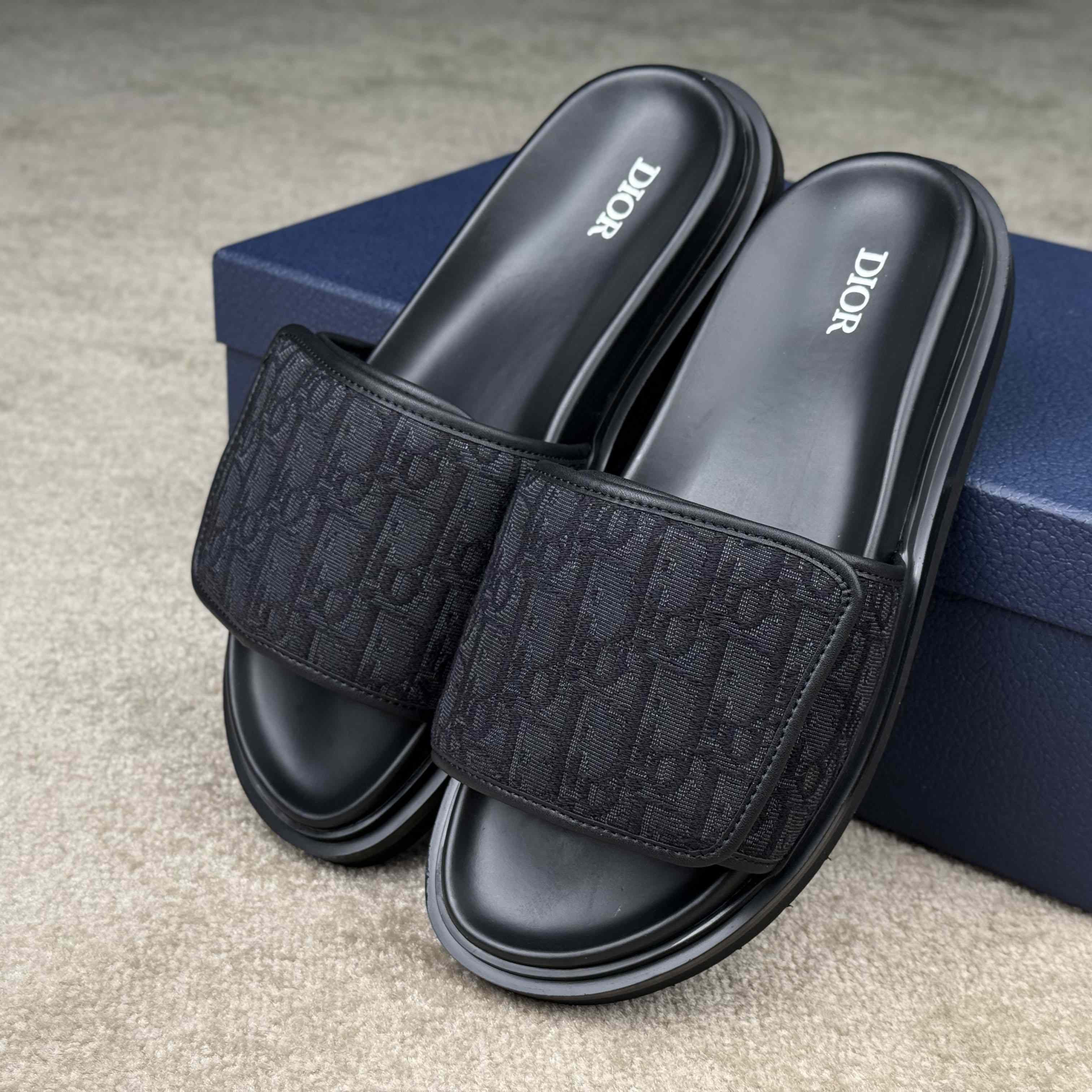 Dior Aqua Sandal  - EUR FASHION