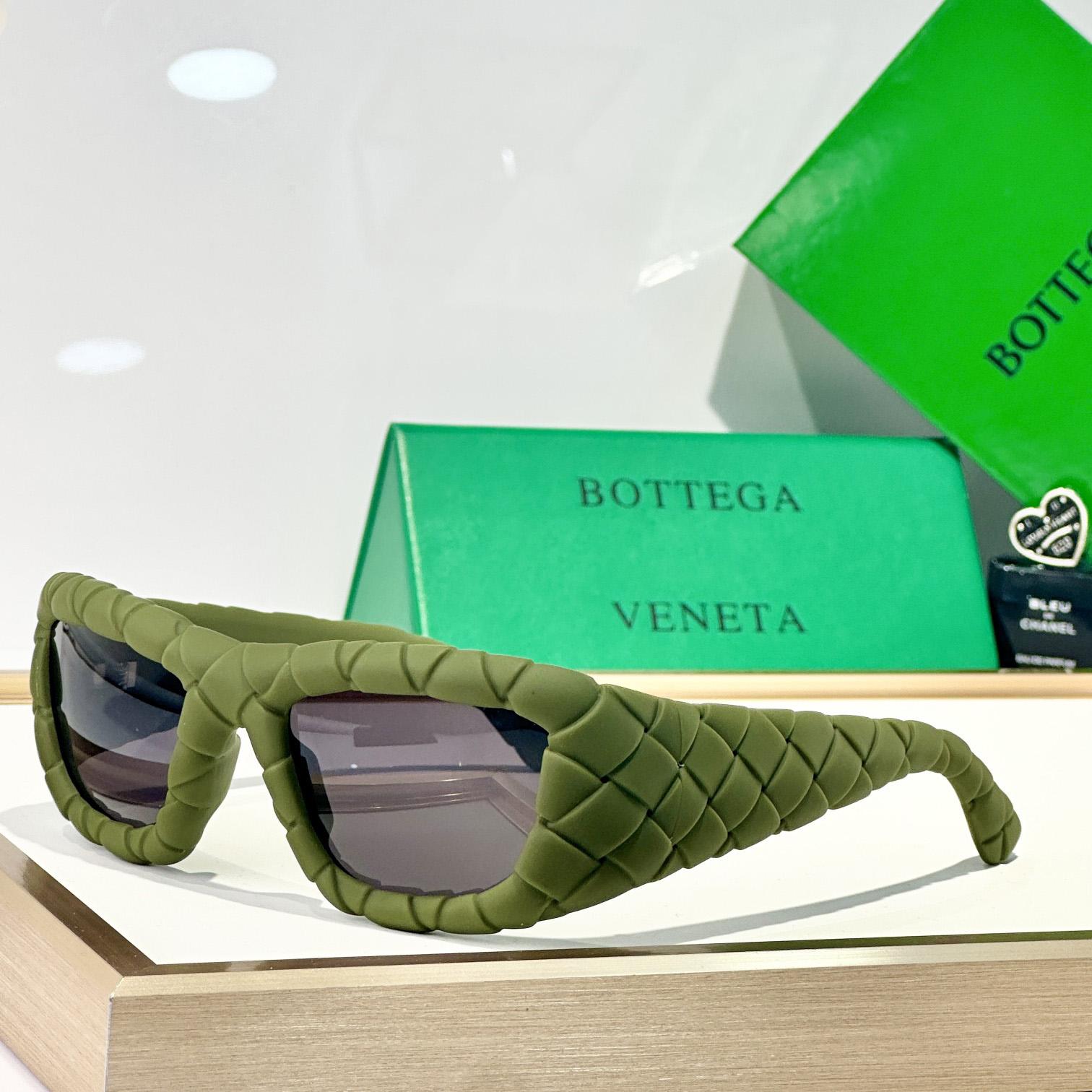 Bottega Veneta Intrecciato Rectangular Sunglasses   BV1303S - EUR FASHION