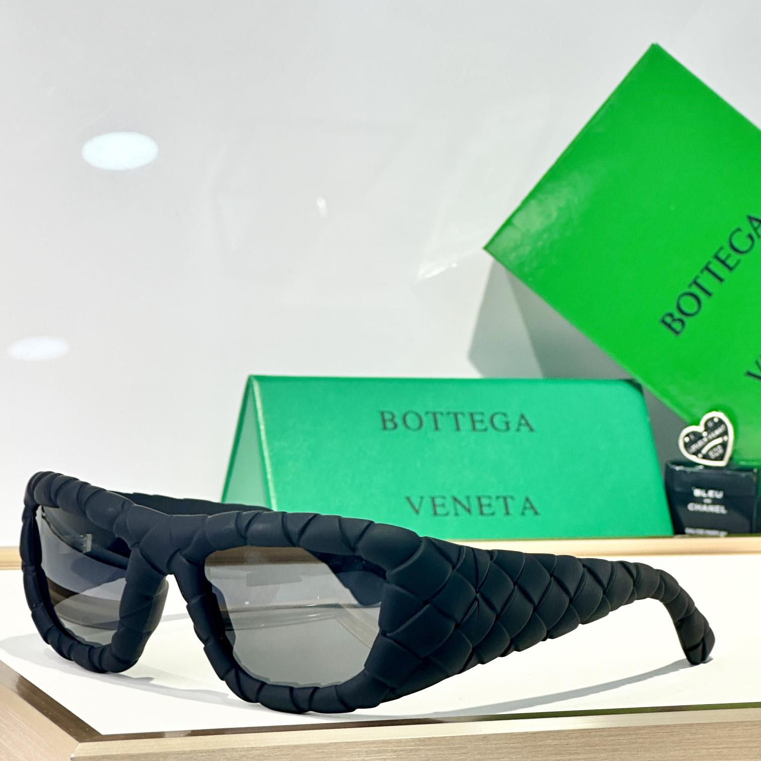 Bottega Veneta Intrecciato Rectangular Sunglasses   BV1303S - EUR FASHION