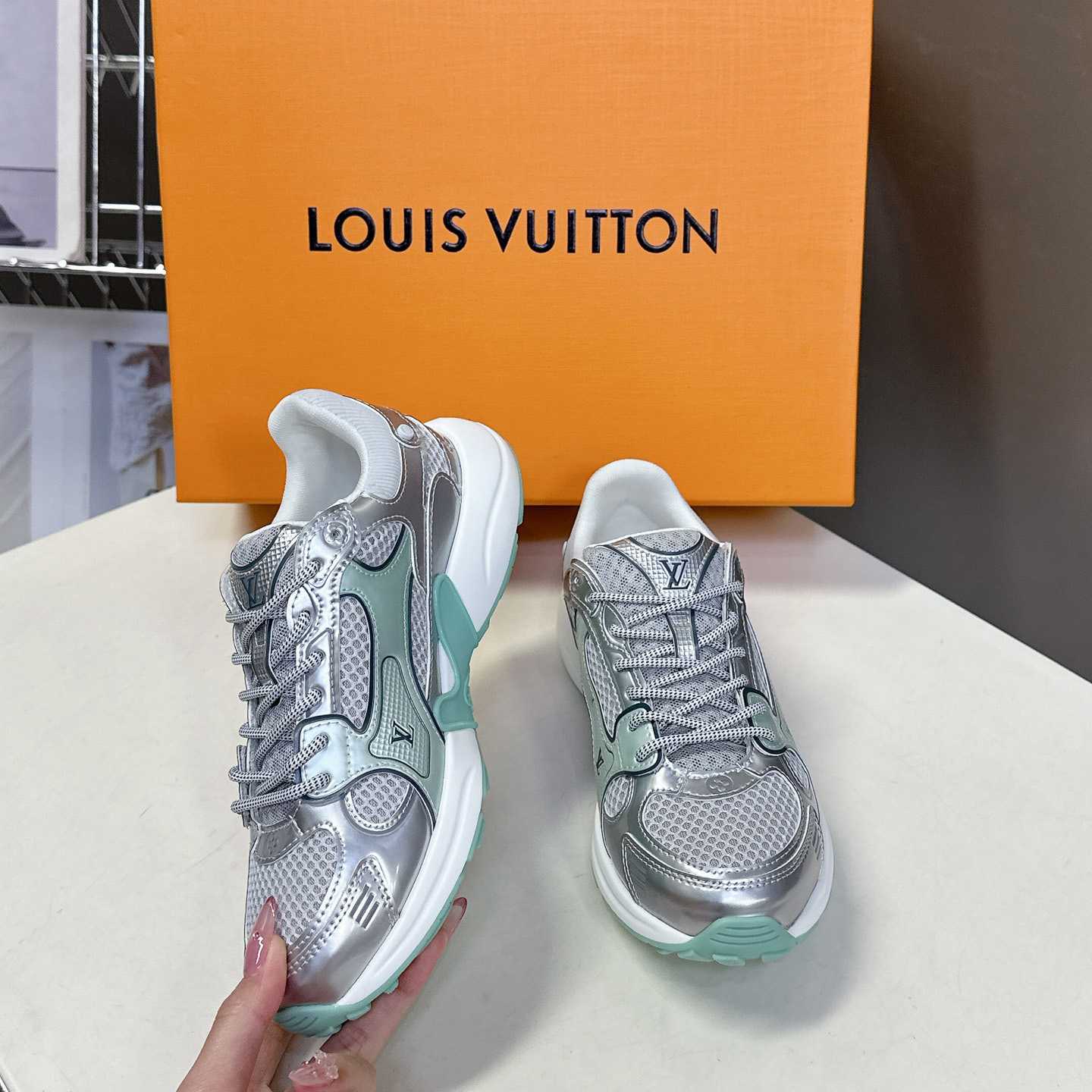 Louis Vuitton LV Olympia Sneaker   1AHOLN - EUR FASHION