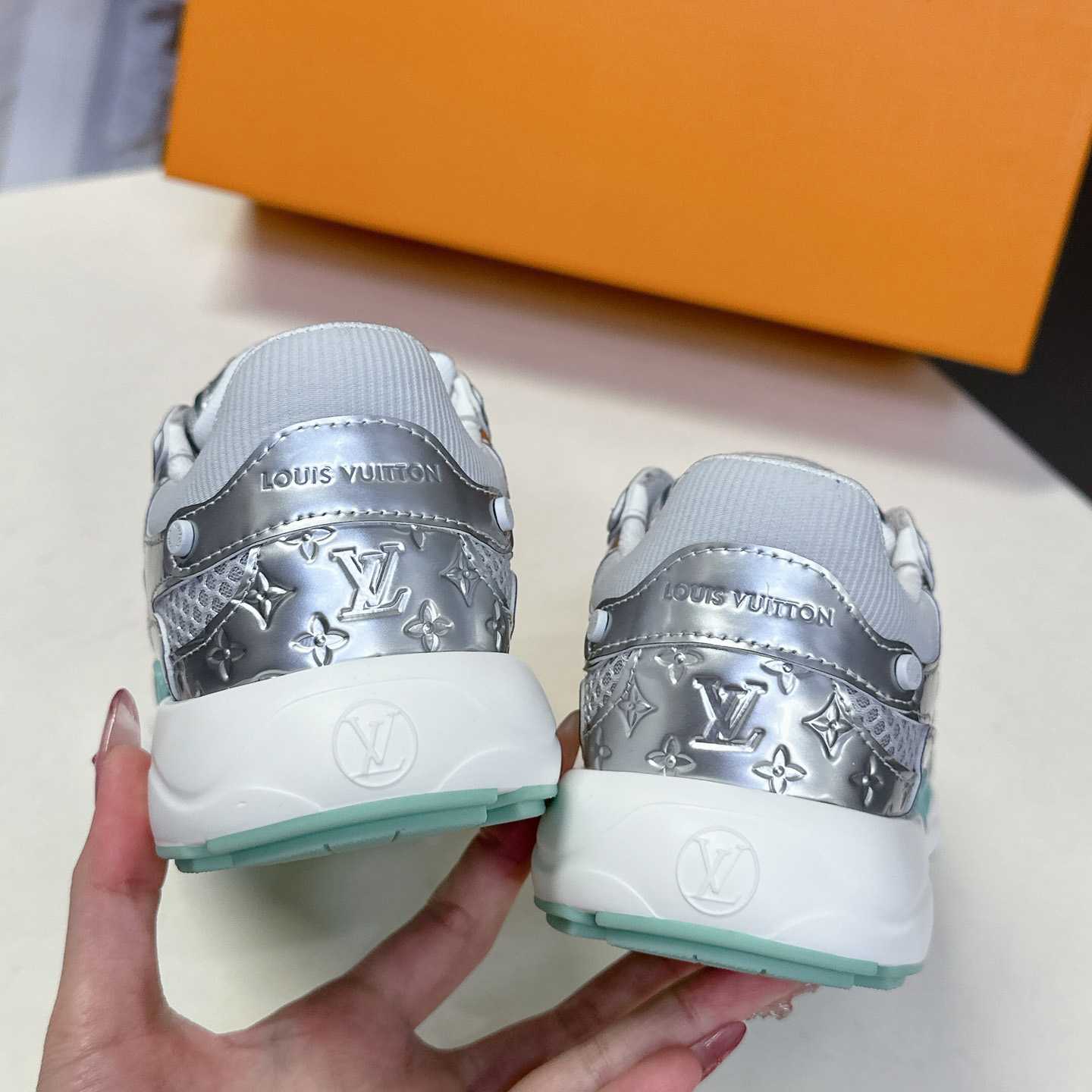 Louis Vuitton LV Olympia Sneaker   1AHOLN - EUR FASHION