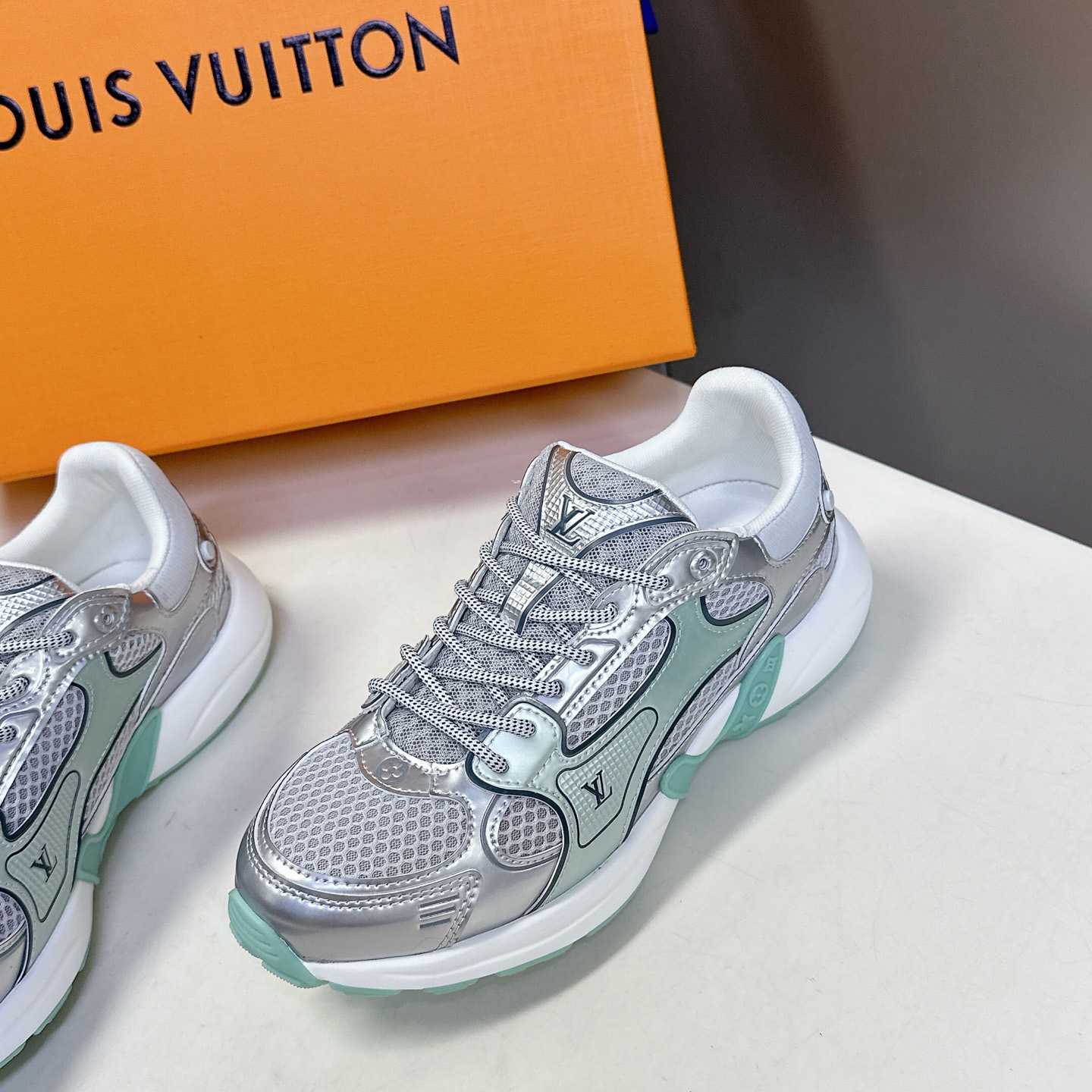 Louis Vuitton LV Olympia Sneaker   1AHOLN - EUR FASHION