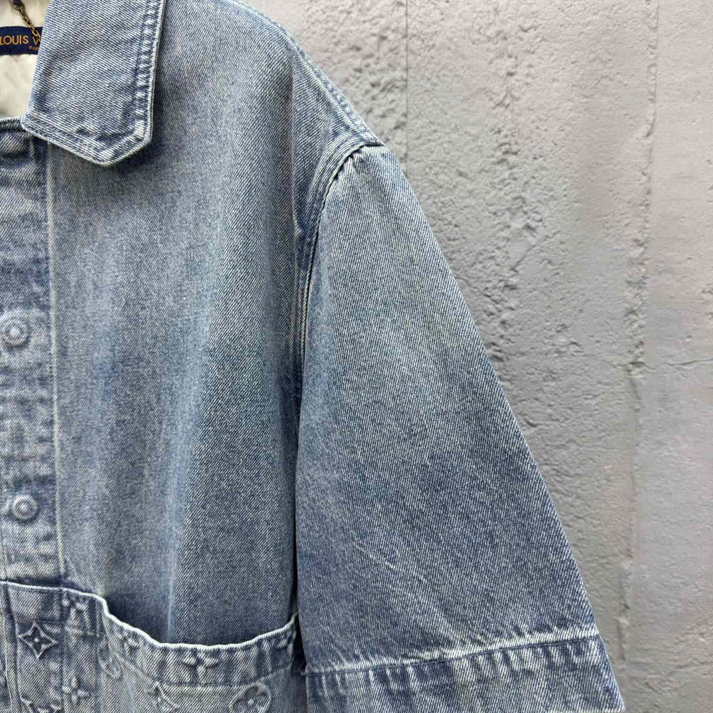 Louis Vuitton Short-Sleeved Denim Workwear Shirt  1ABLDG - EUR FASHION