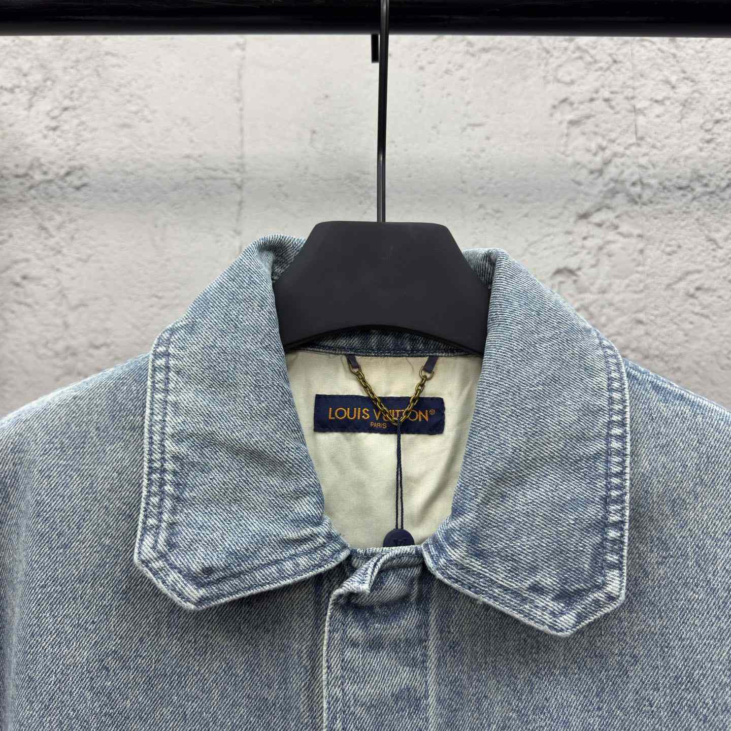 Louis Vuitton Short-Sleeved Denim Workwear Shirt  1ABLDG - EUR FASHION
