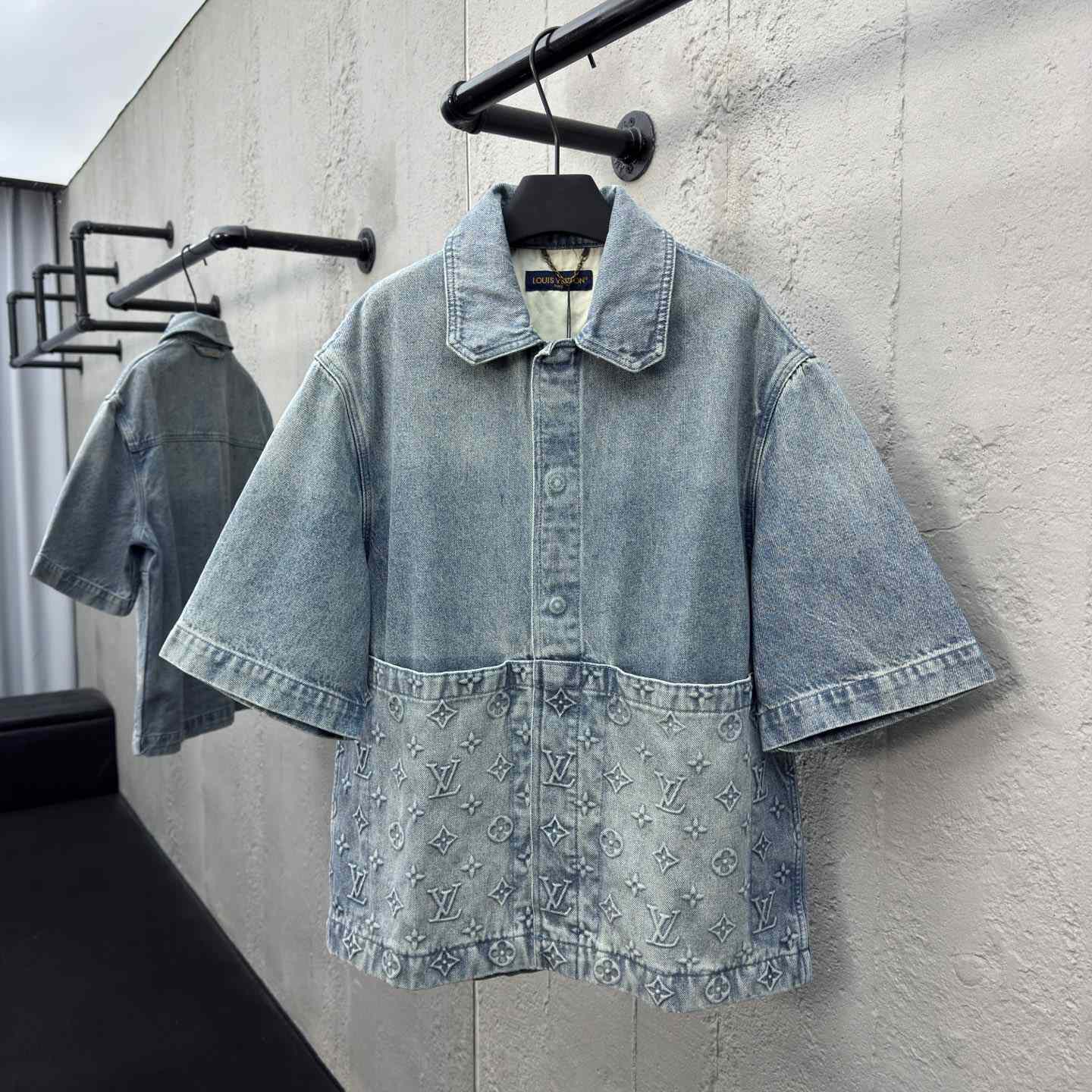 Louis Vuitton Short-Sleeved Denim Workwear Shirt  1ABLDG - EUR FASHION