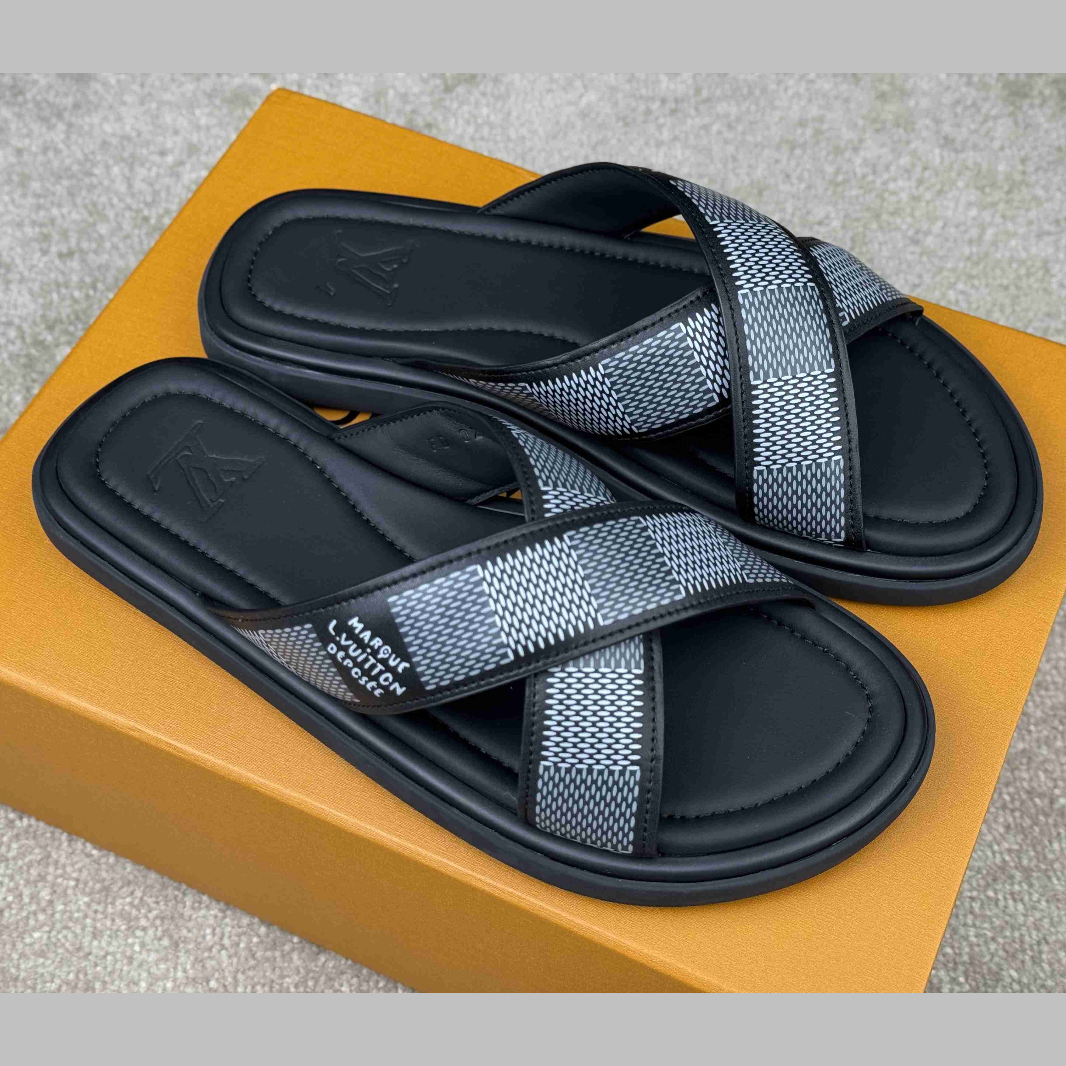 Louis Vuitton LV Venice Mule   - EUR FASHION
