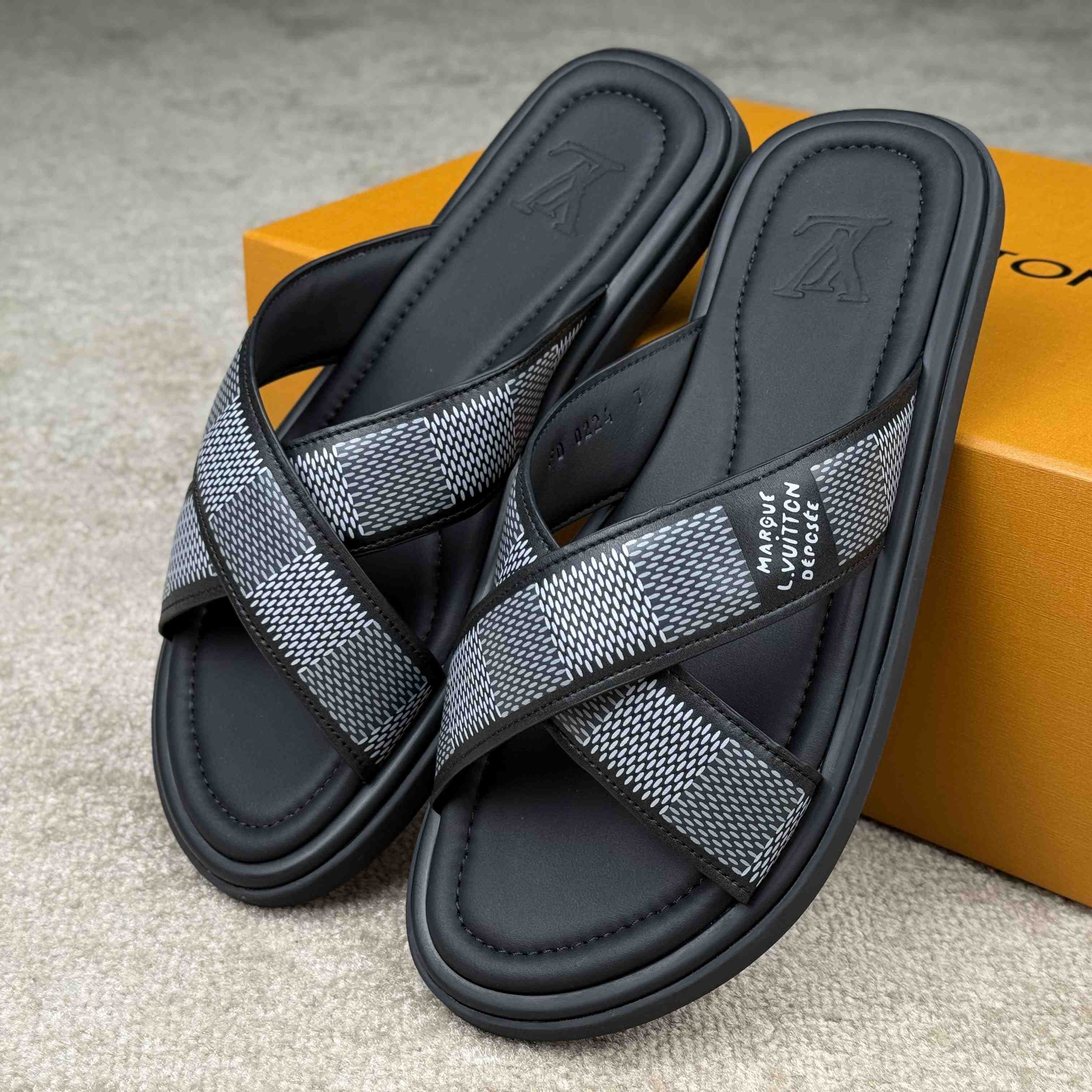 Louis Vuitton LV Venice Mule   - EUR FASHION