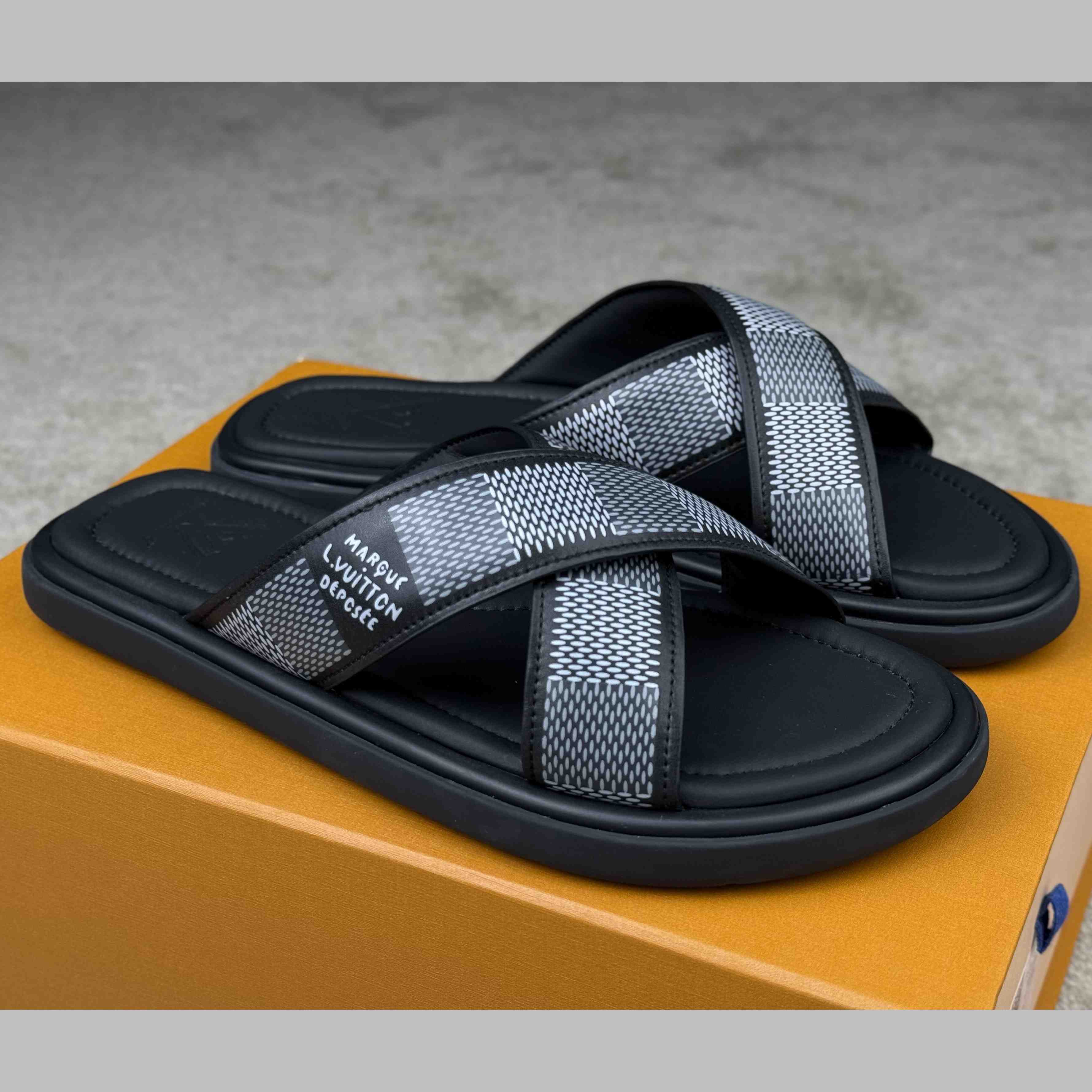 Louis Vuitton LV Venice Mule   - EUR FASHION