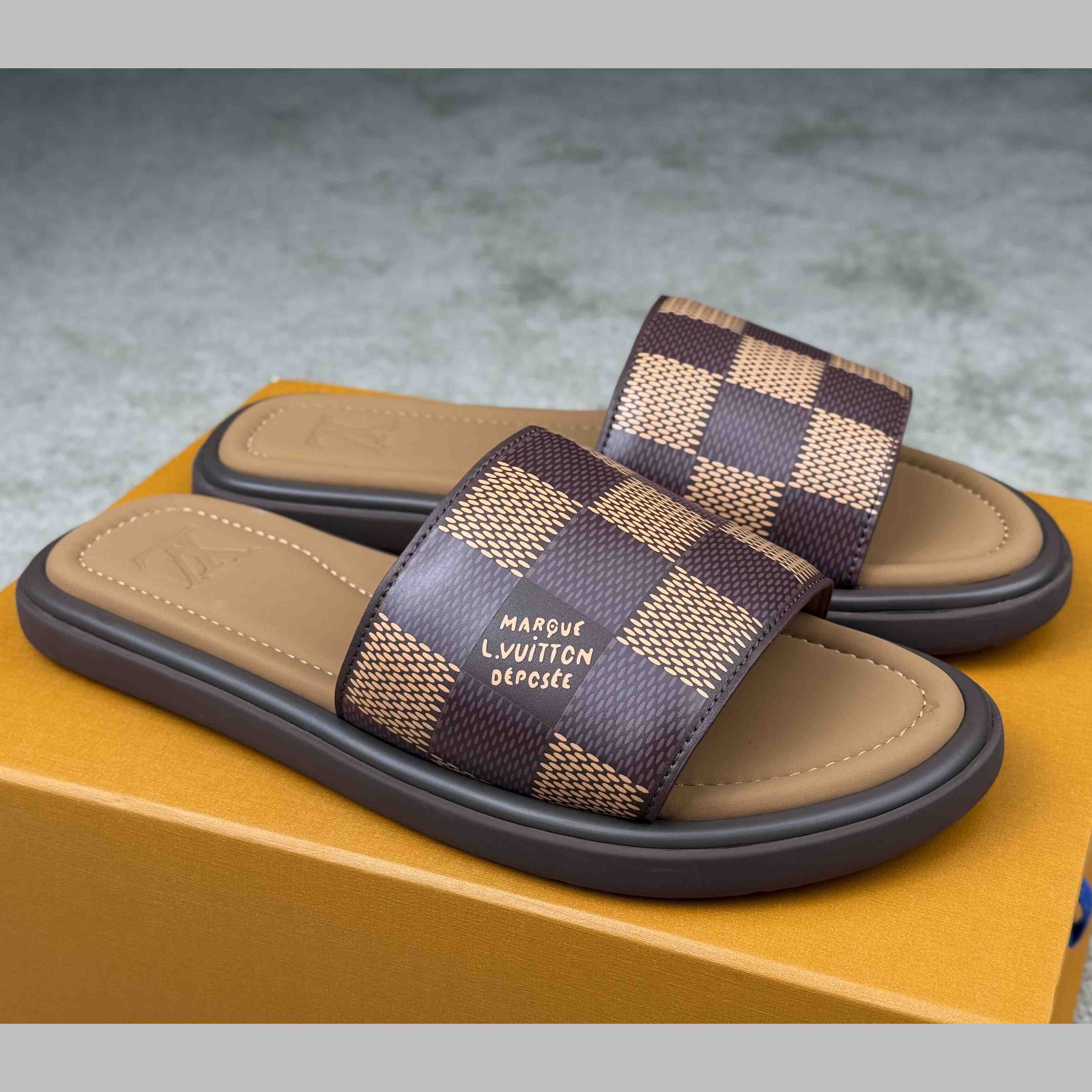 Louis Vuitton LV Venice Mule   - EUR FASHION