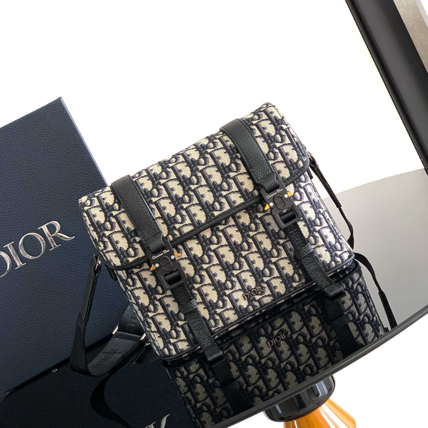 Dior Hit the Road Messenger Bag with Flap  - EUR FASHION