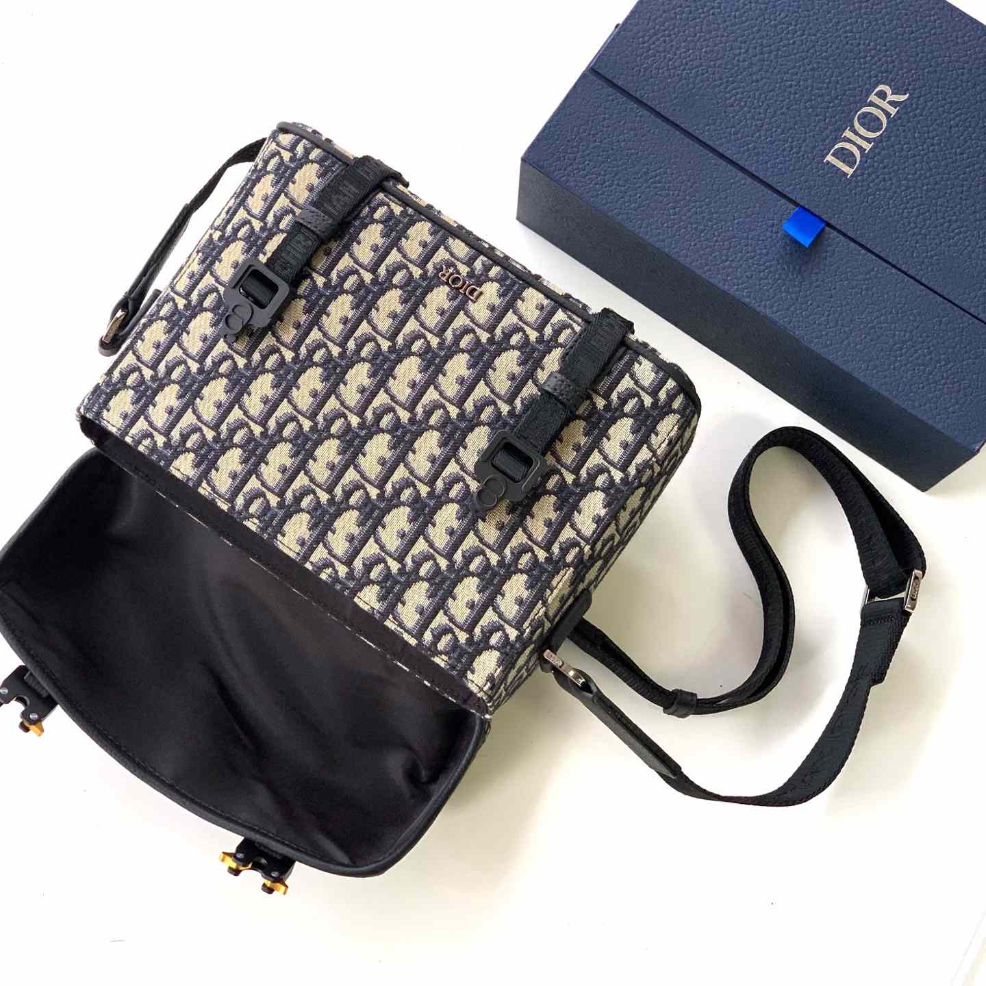 Dior Hit the Road Messenger Bag with Flap  - EUR FASHION