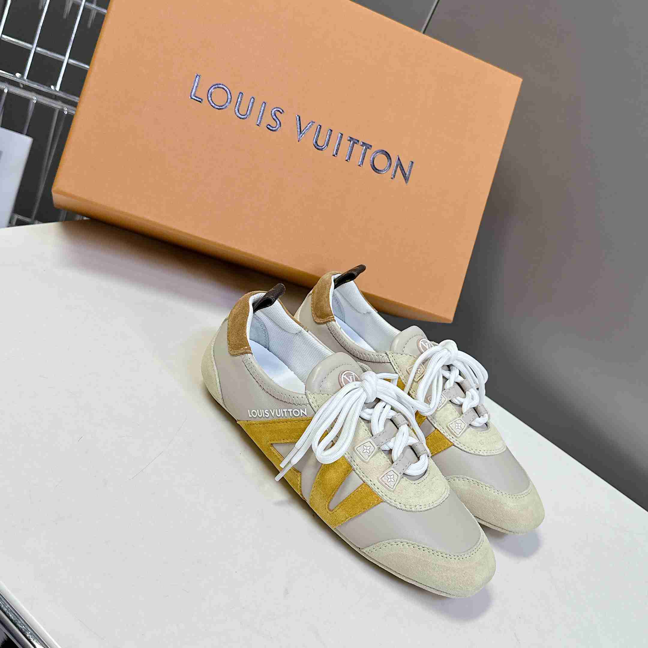 Louis Vuitton LV Sneakerina   1AHNEY - EUR FASHION
