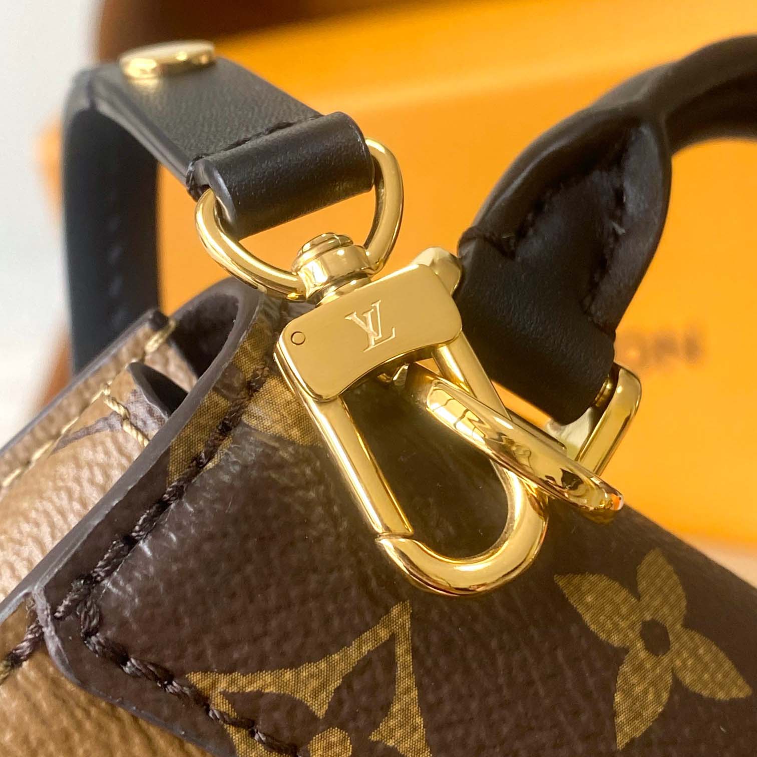 Louis Vuitton Tilsitt Handbag   M83473 - EUR FASHION