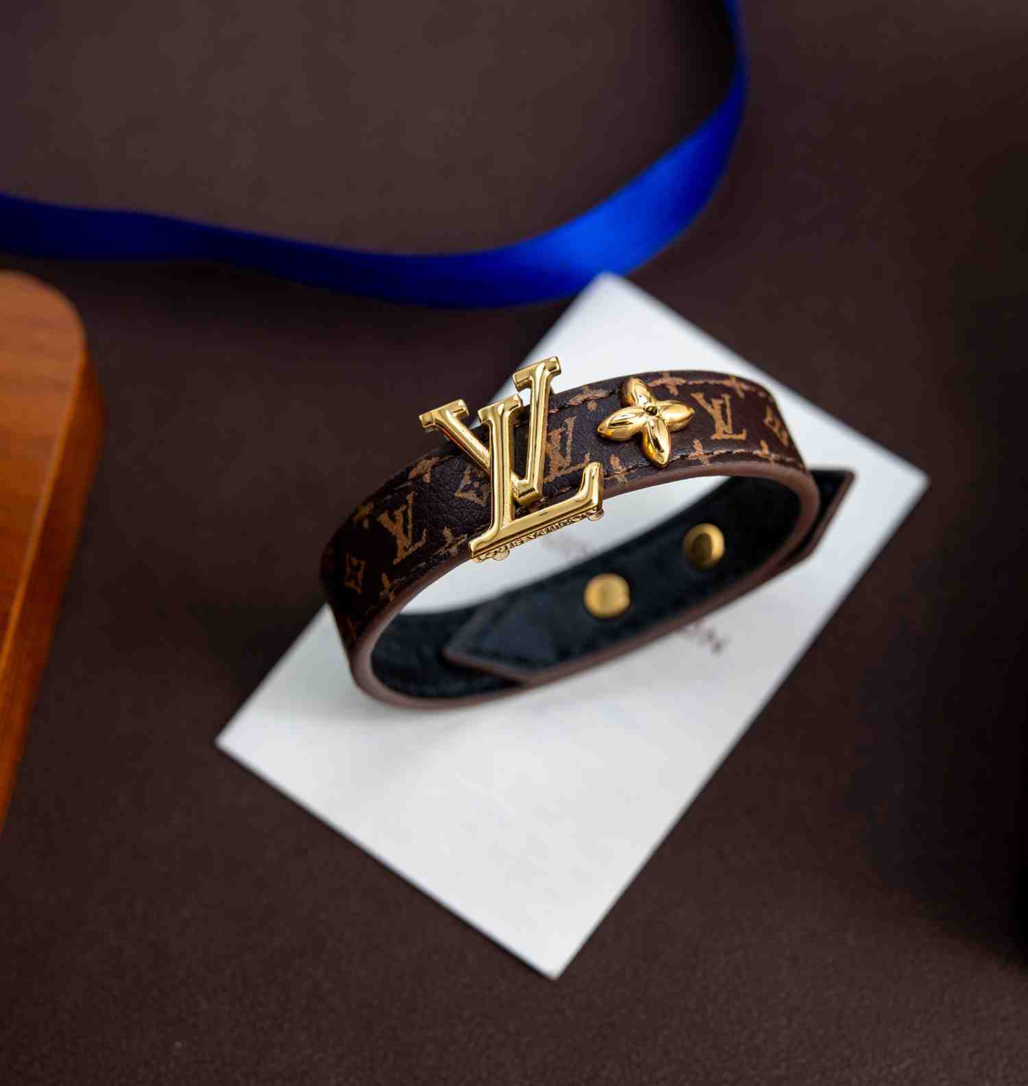 Louis Vuitton LV Iconic Bracelet  M8526 - EUR FASHION
