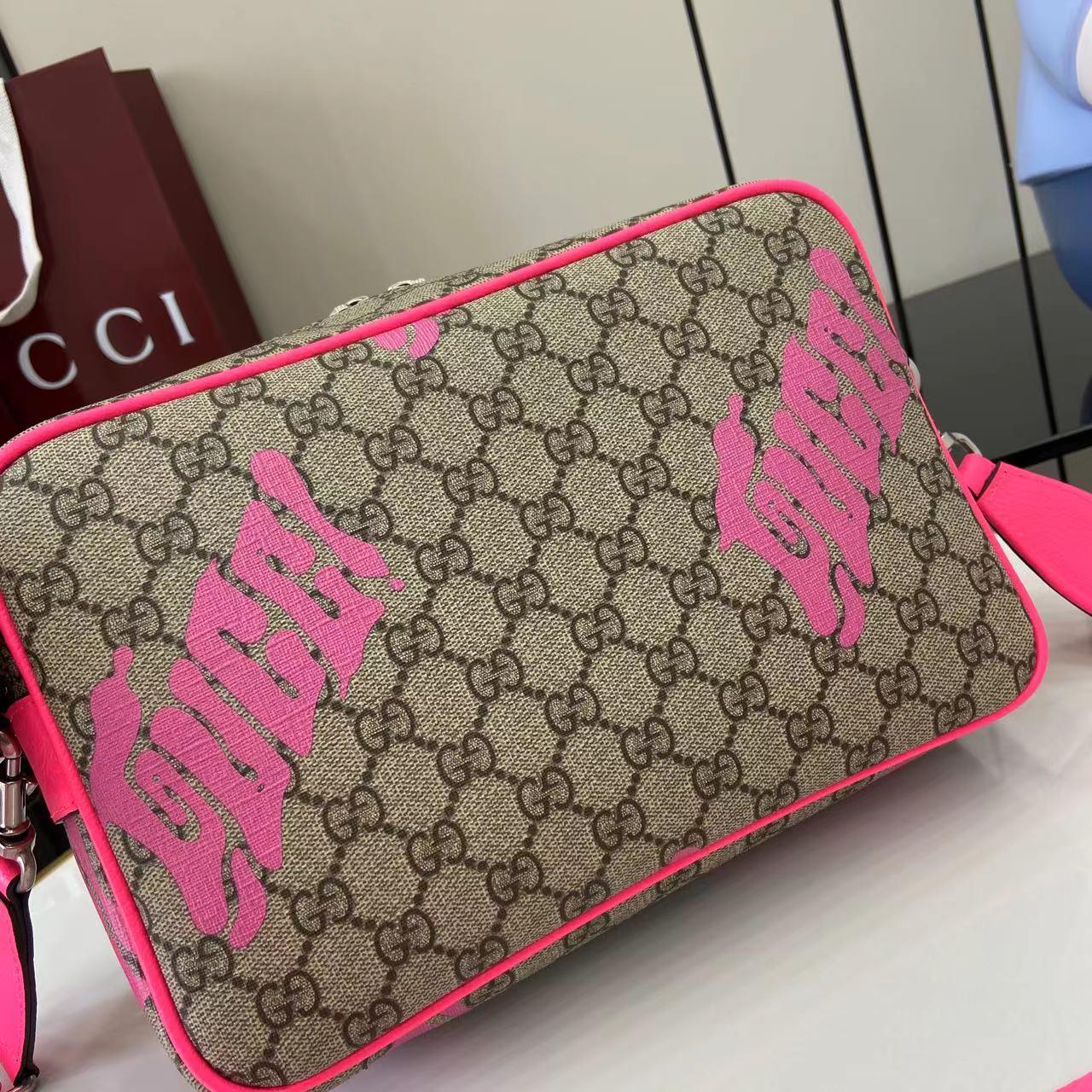Gucci Medium Crossbody Bag With Print - EUR FASHION