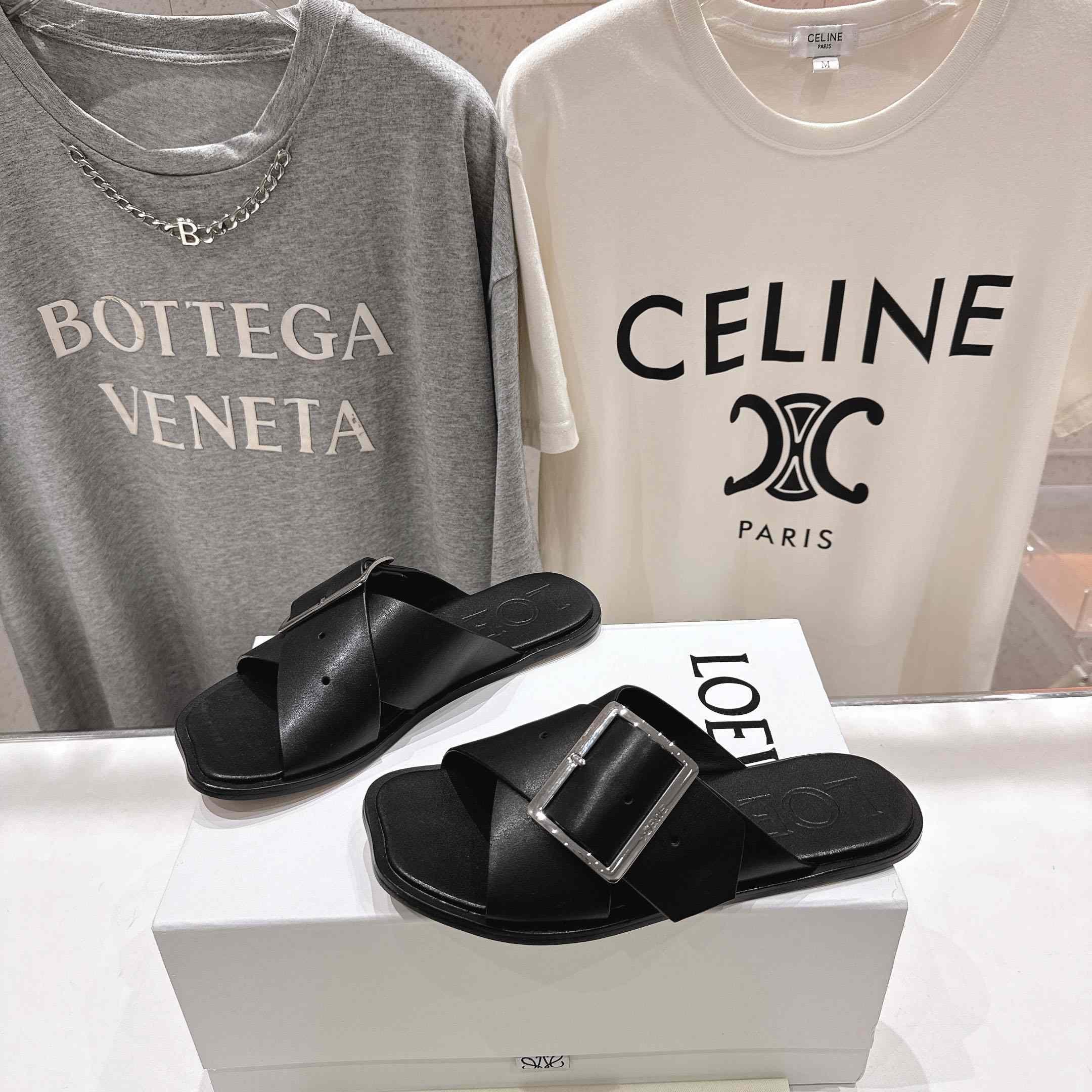 Loewe Petal Belt Flat Sandal In Vegetable-tanned Calfskin - EUR FASHION