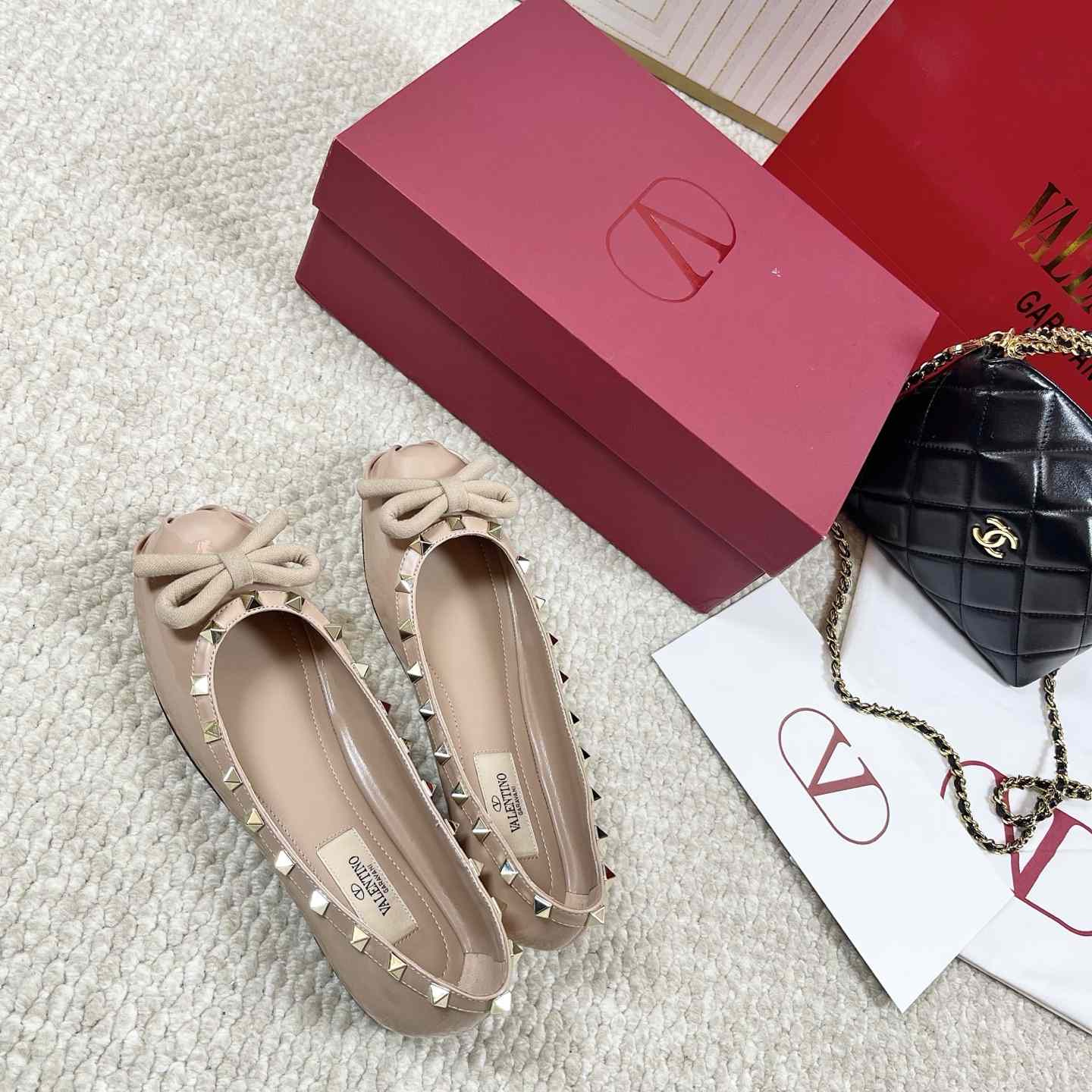 Valenti Rockstud Patent Leather Ballerina - EUR FASHION