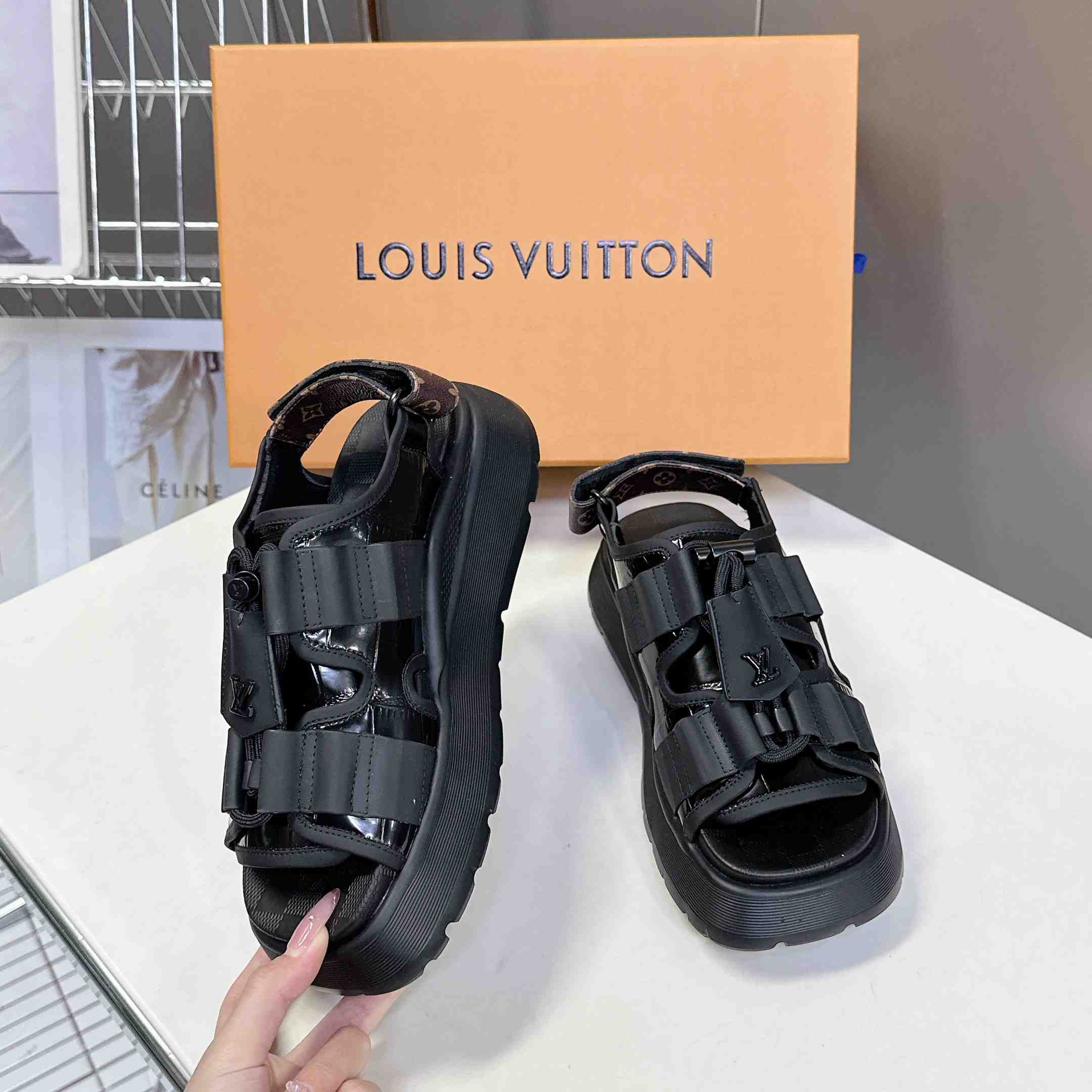 Louis Vuitton Chameleon Comfort Sandal  1AHNJO - EUR FASHION