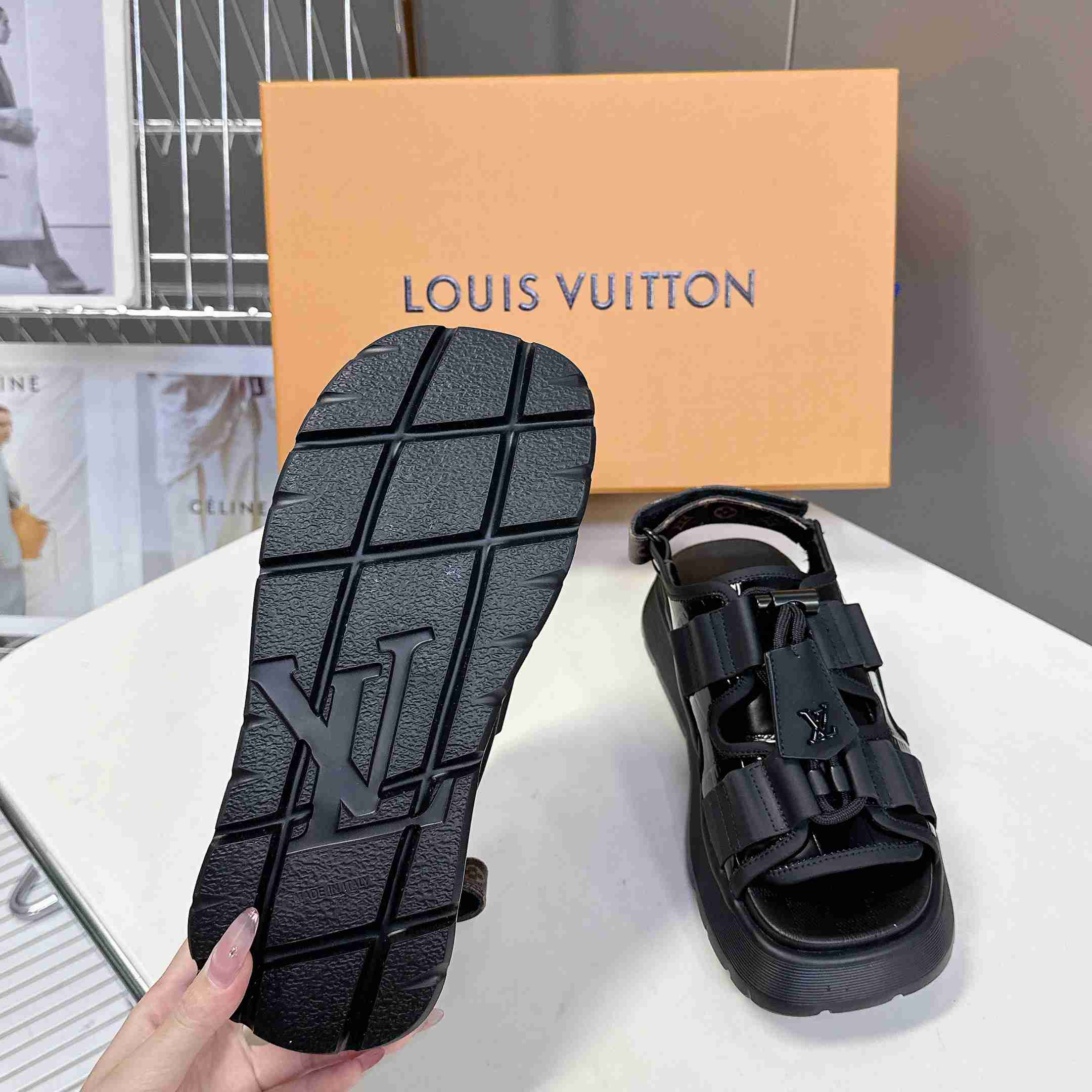 Louis Vuitton Chameleon Comfort Sandal  1AHNJO - EUR FASHION