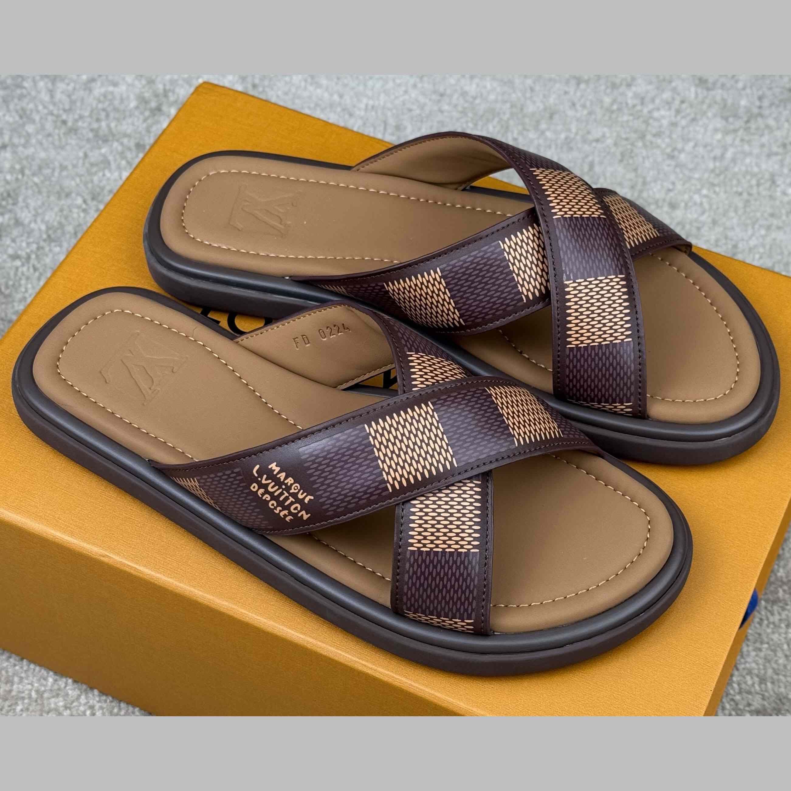 Louis Vuitton LV Venice Mule   - EUR FASHION