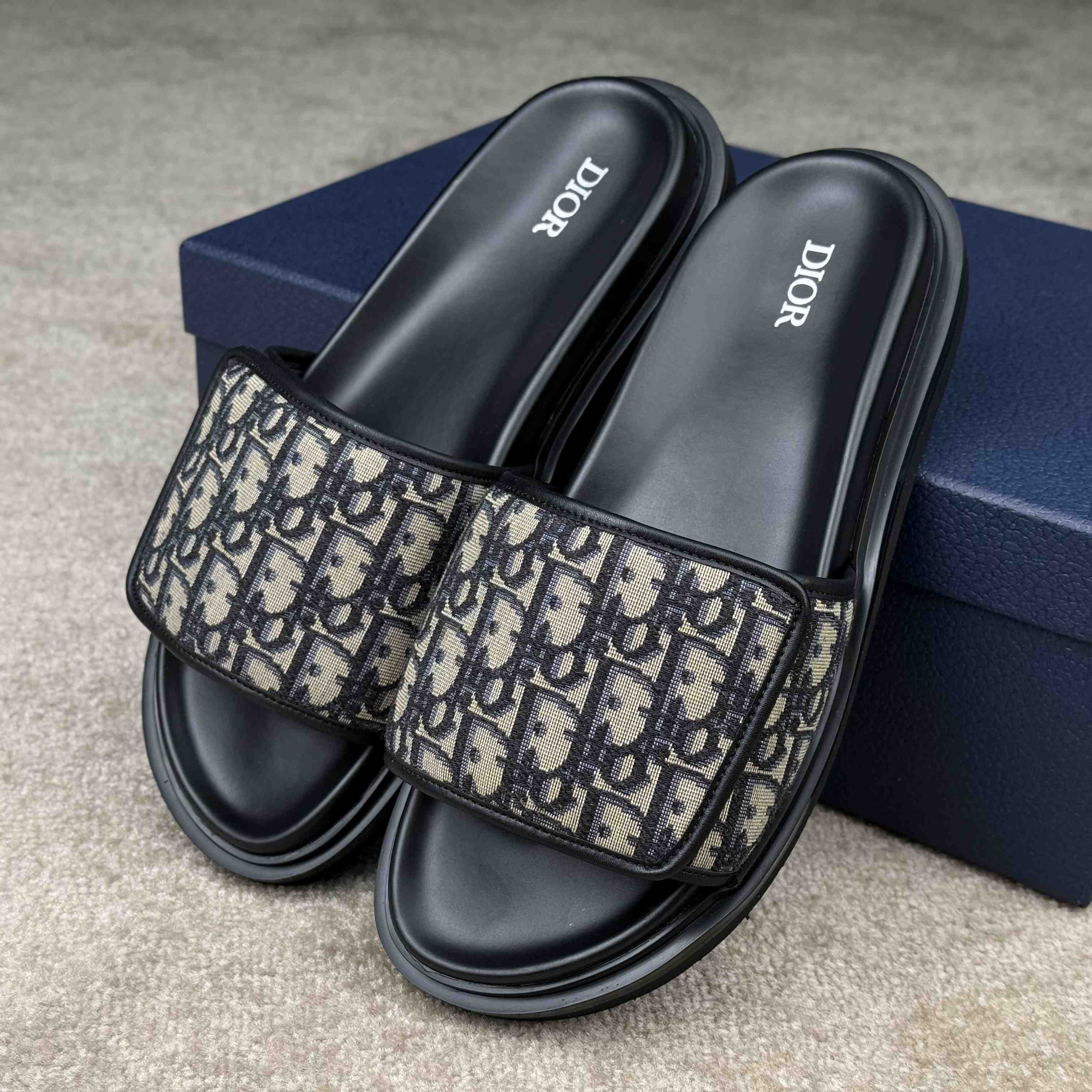 Dior Aqua Sandal  - EUR FASHION